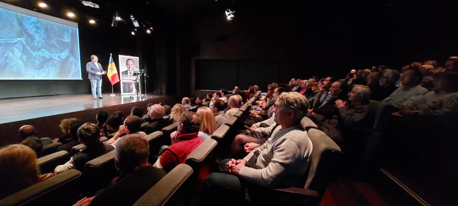 Carles Naudi a l'escenari de les Fontetes.