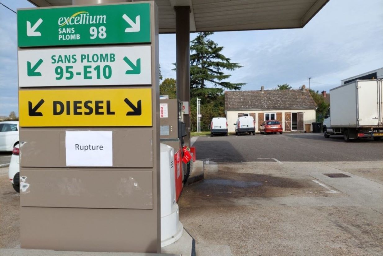 Una gasolinera tancada a Pamiers.