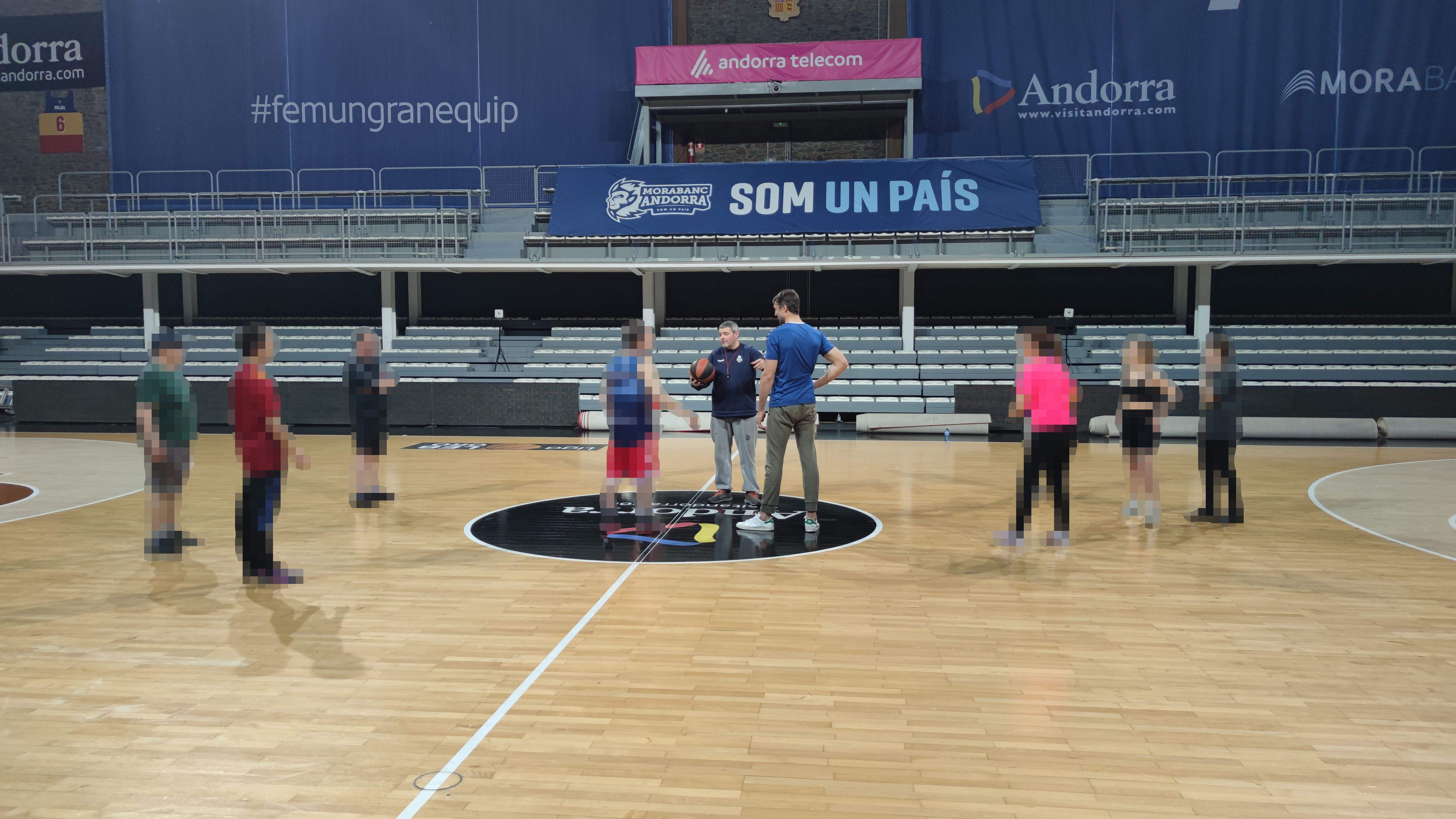 Un moment d'un dels entrenaments d'usuaris de l'UCA amb la presència de Natxo Llovet.