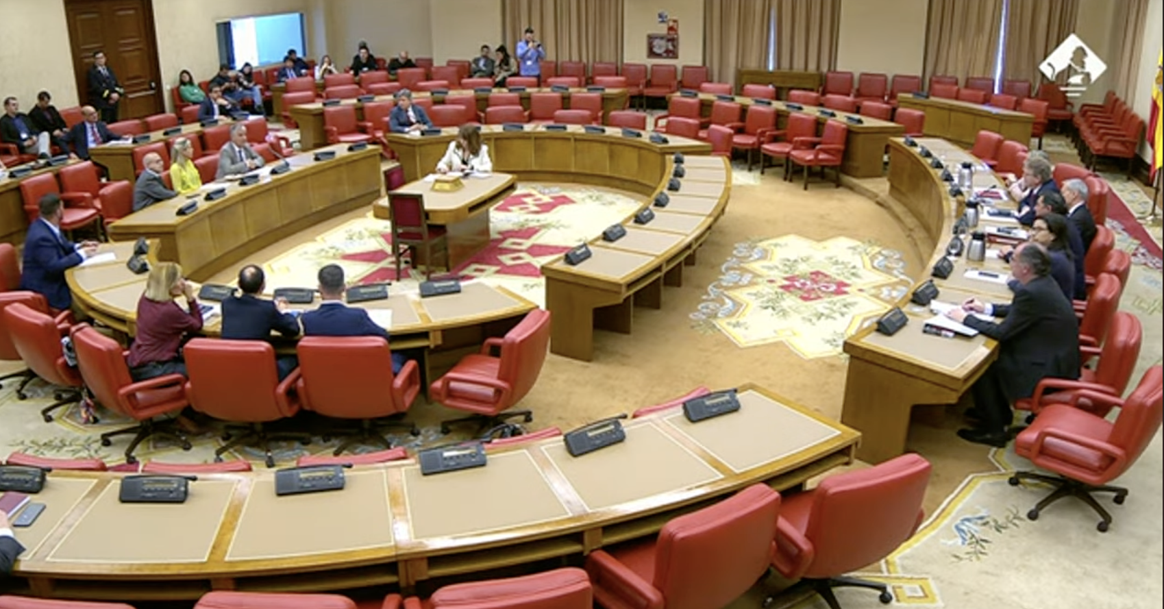 Un moment de la constitució de la comissió. Un moment de la constitució de la comissió.