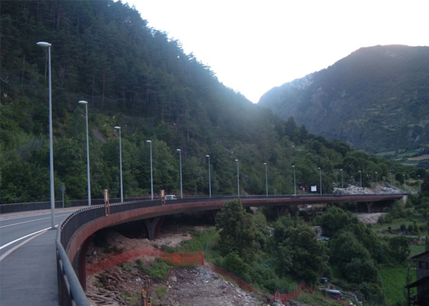 Un grup de fanals a Encamp.