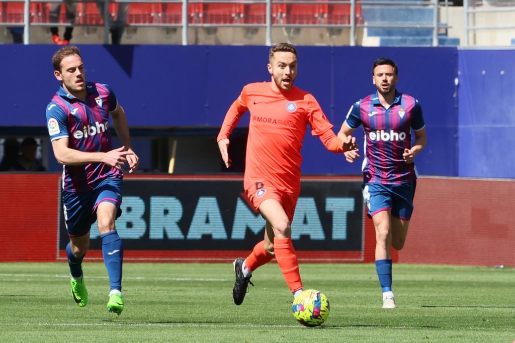 Marc Aguado contra l'Eibar