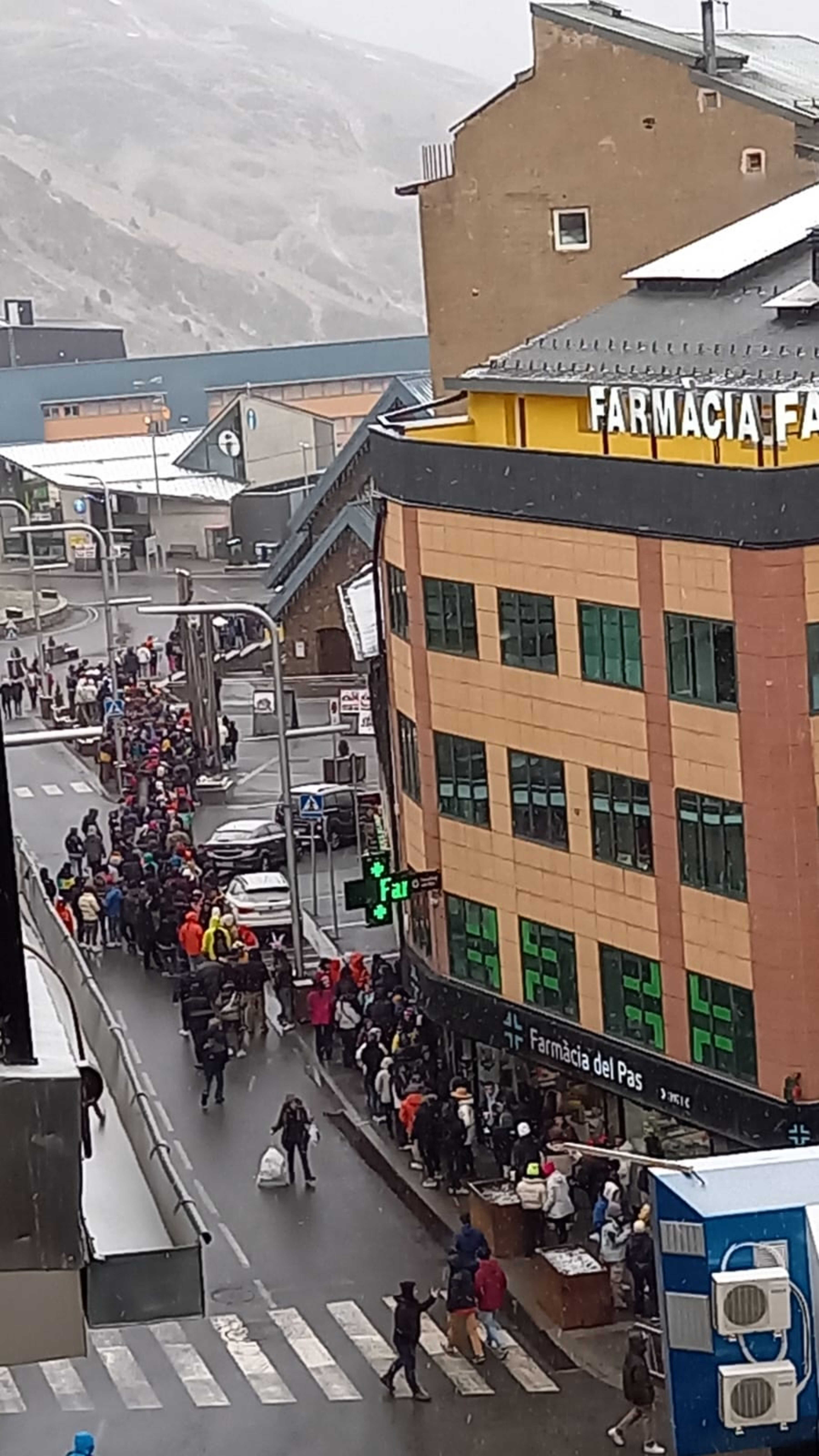 Cues per assistir a l''Snowrow'.