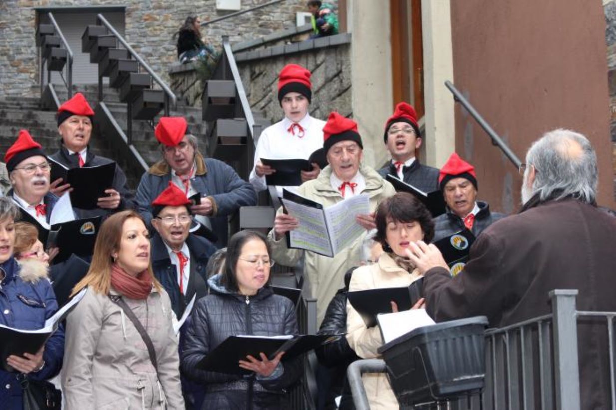 Cantada de caramelles a Sant Julià de Lòria.