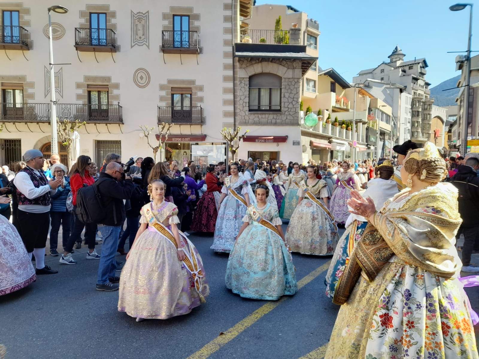Les falleres arribant al comú d'Andorra la Vella