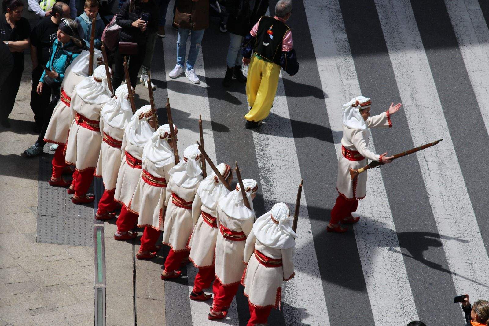 Protagonistes de la desfilada de Moros i Cristians