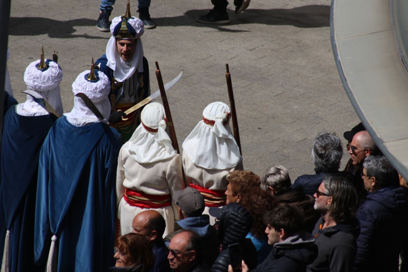 La desfilada de Moros i Cristians
