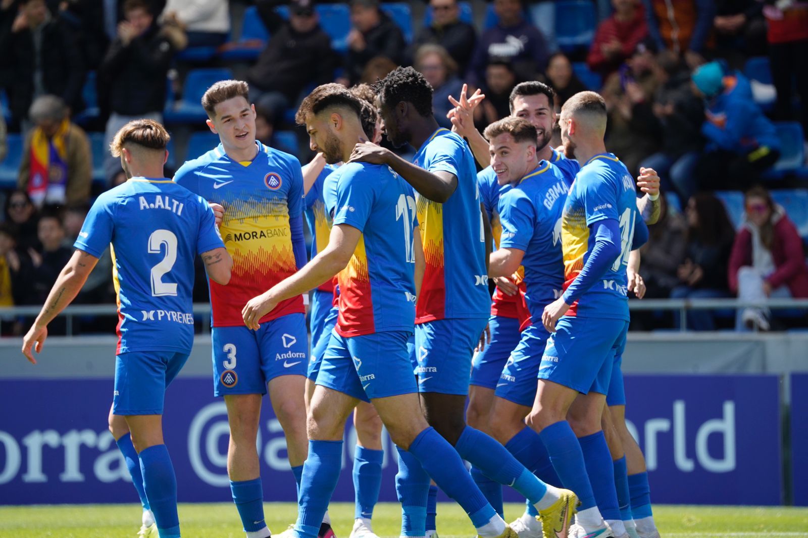 Els jugadors de l'FC Andorra celebrant el gol