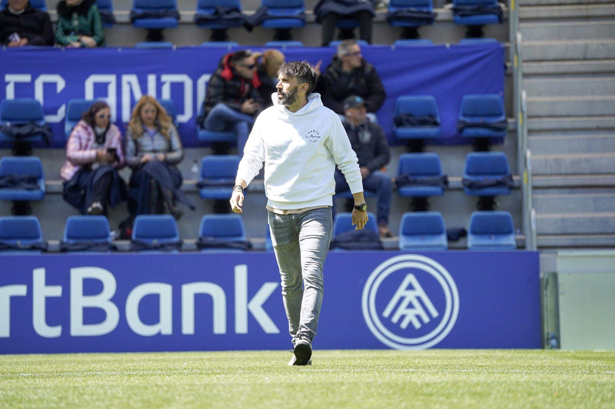 Eder Sarabia abans del partit contra l'Osca