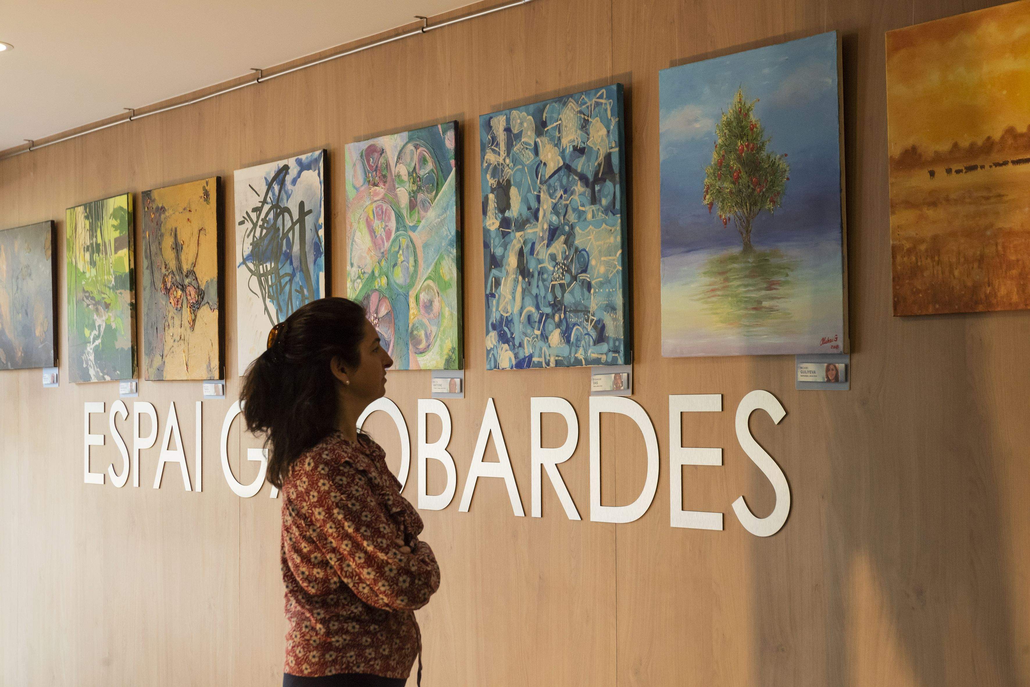 La mostra està configurada per 21 obres.