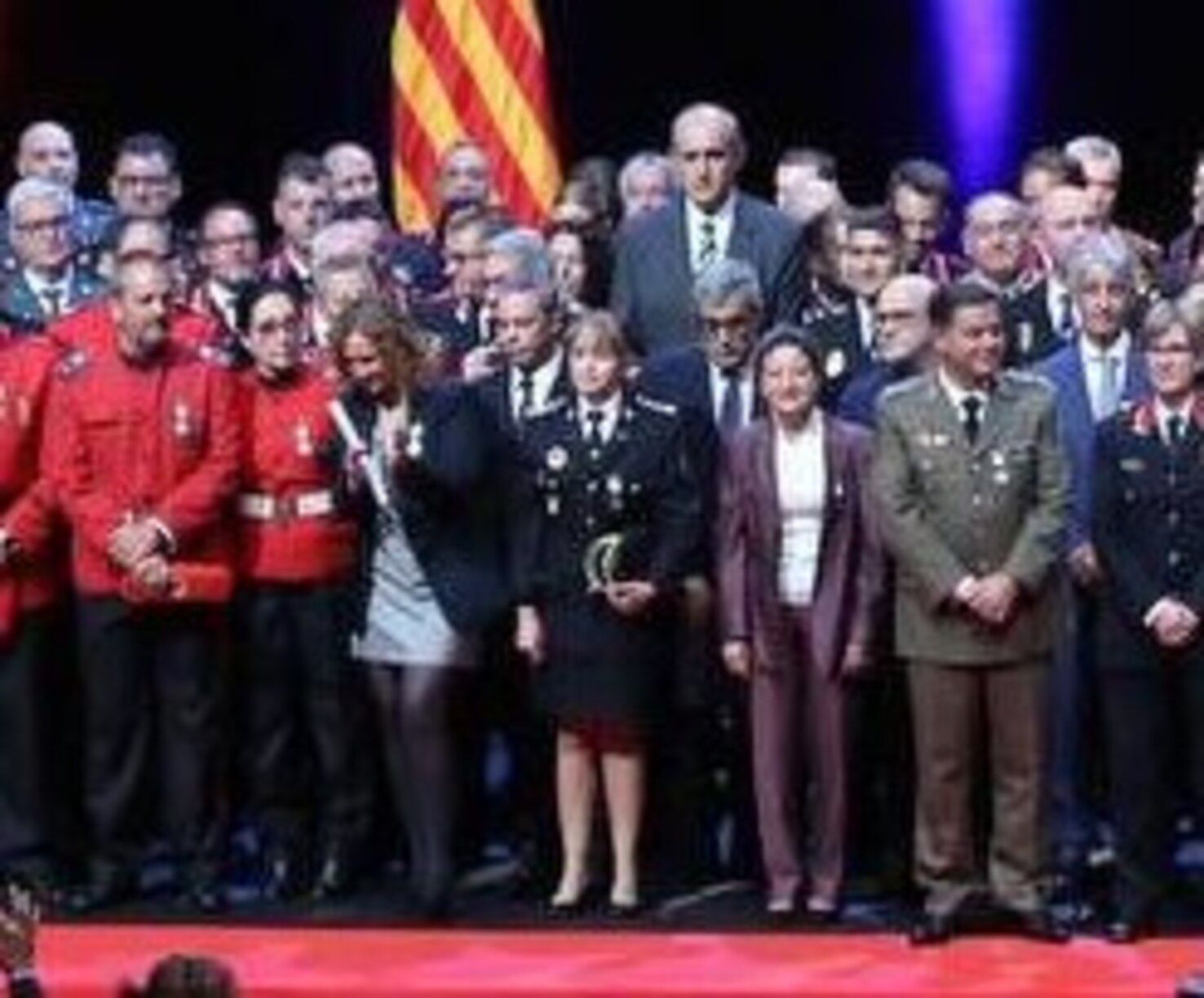Teresa Ferreira, al centre de la imatge, en la foto de família que es fa al final de la celebració.