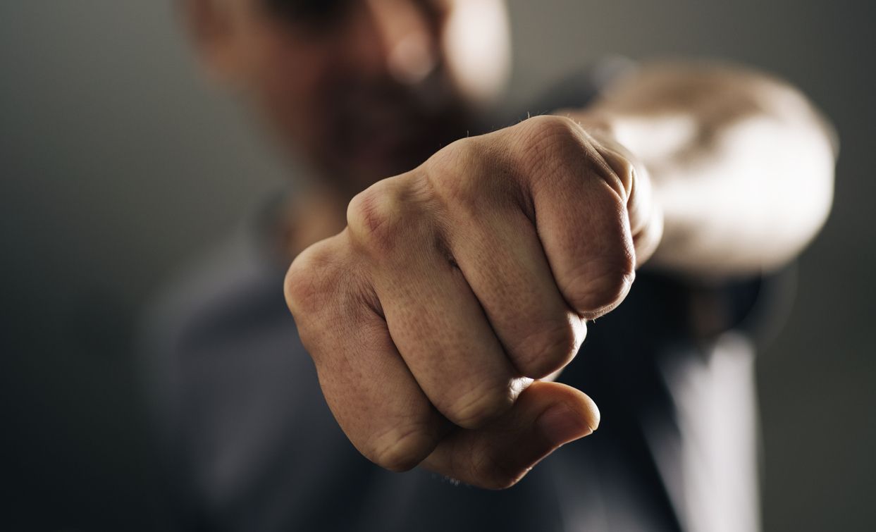 Simulació d'un cop de puny.