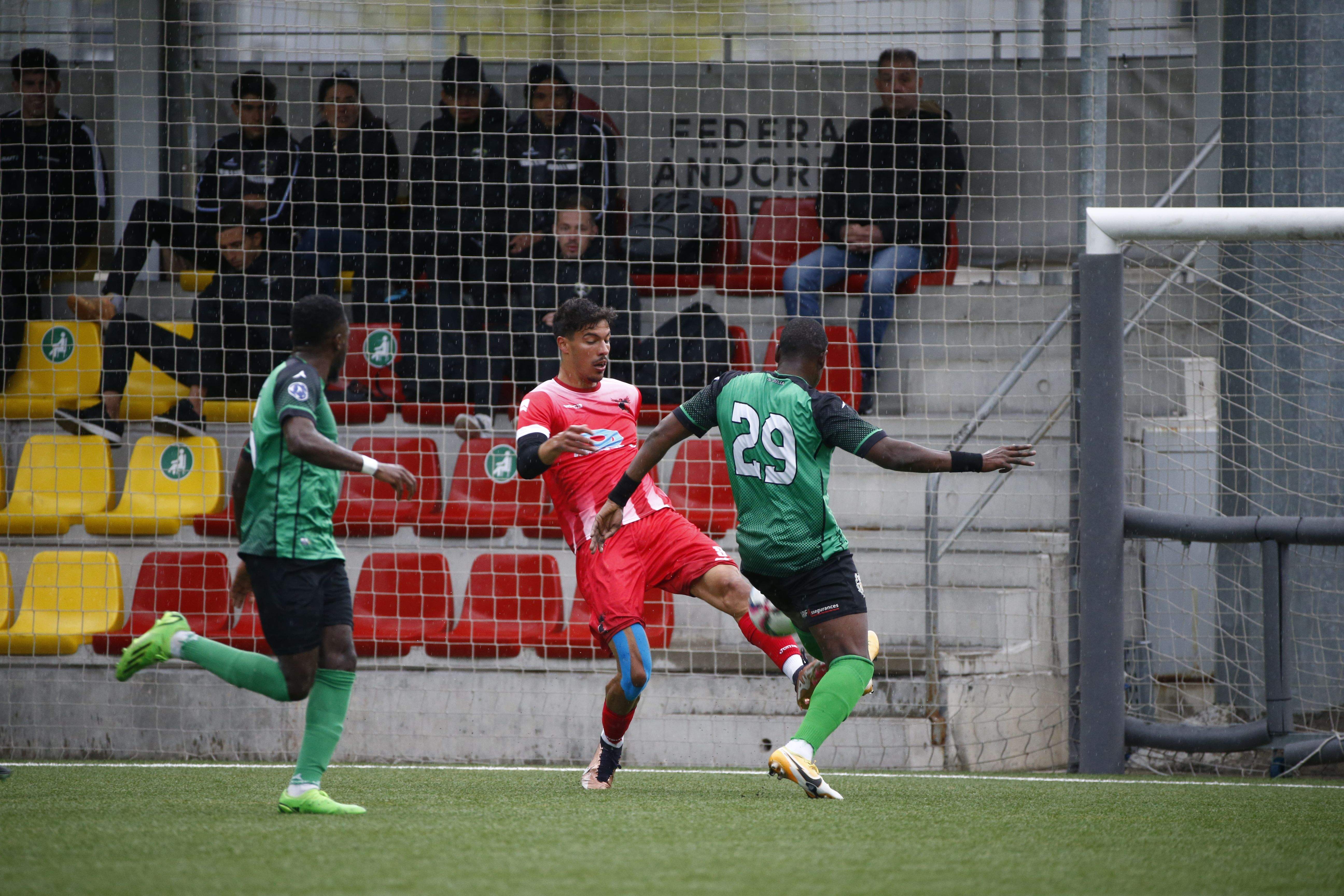 El Sant Julià en el darrer partit contra el Penya Encarnada