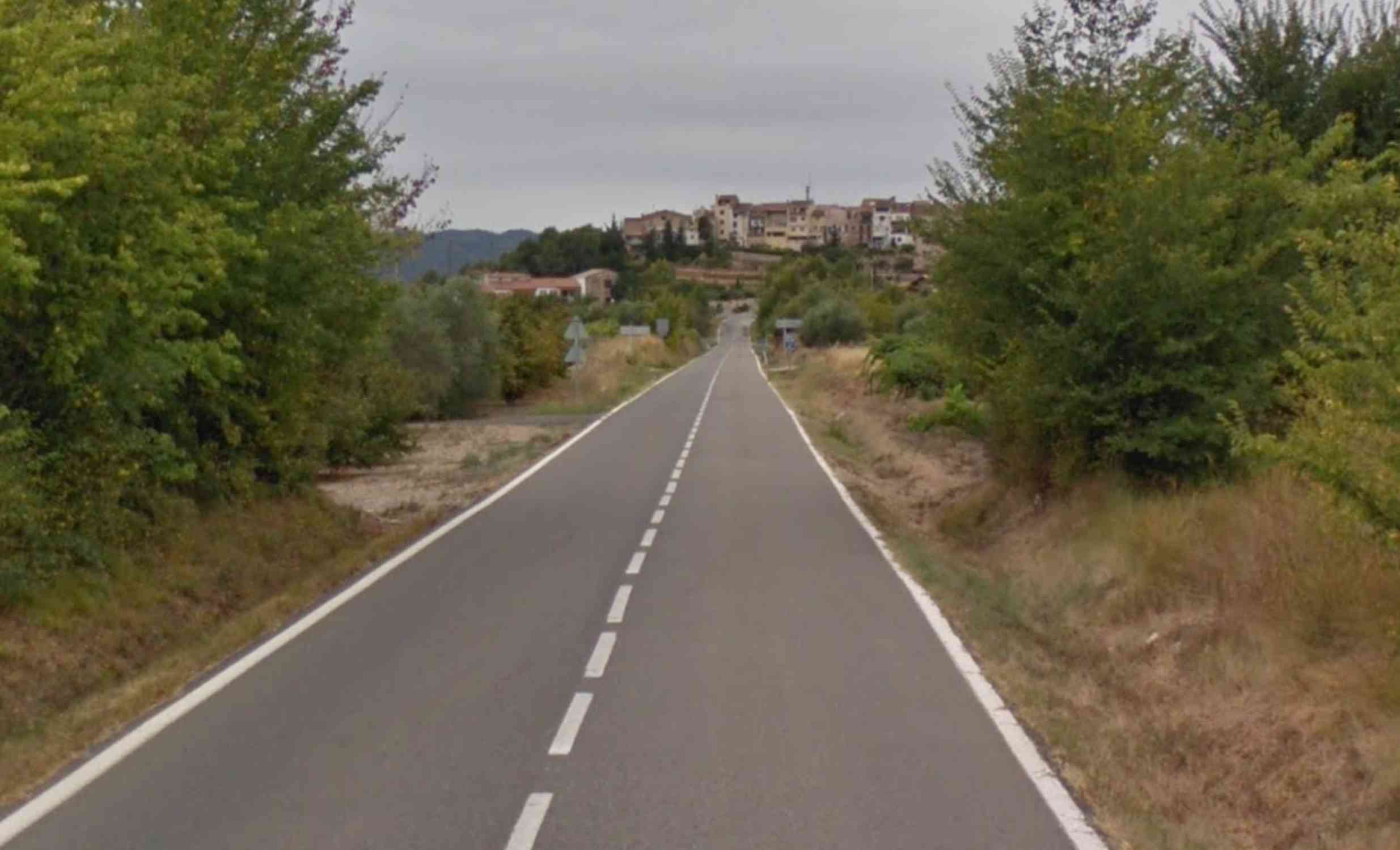 La carretera C-242 on es va donar l'accident.