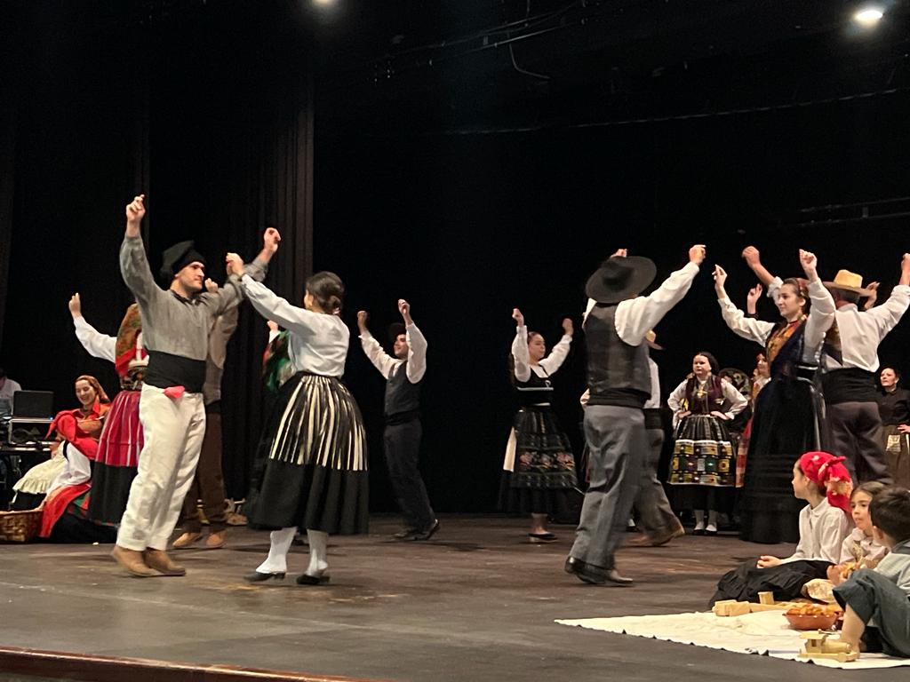 Un moment de la representació del Grup Folklore Casa de Portugal.