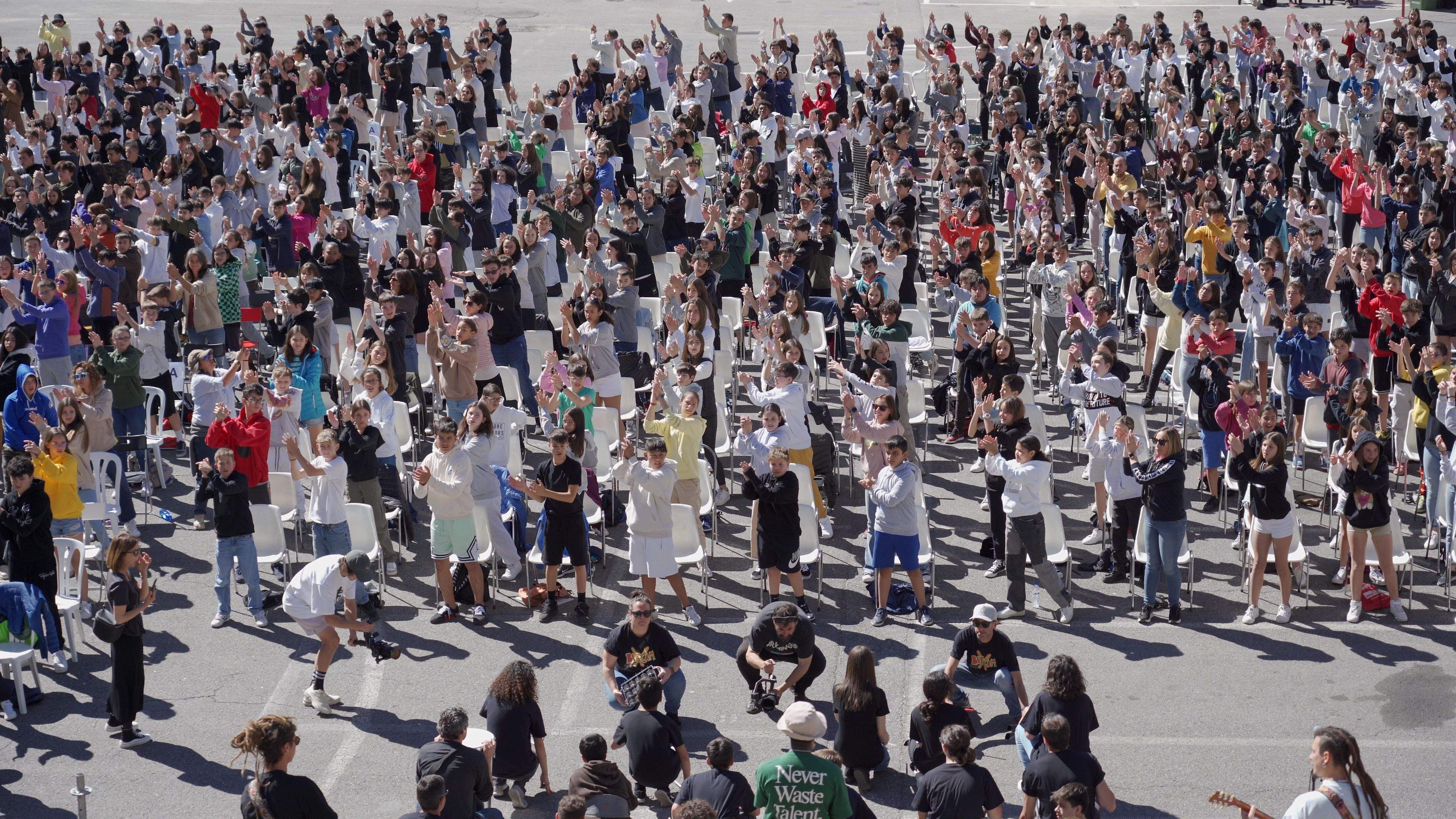 Gravació d'un videoclip de percussió corporal per celebrar els 40 anys de l'Escola Andorrana.