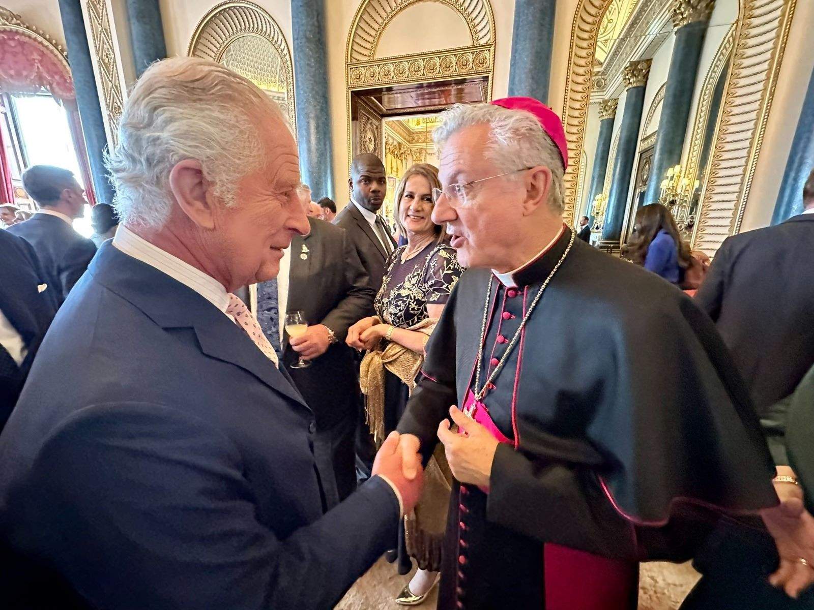 Vives conversa amb Carles III.