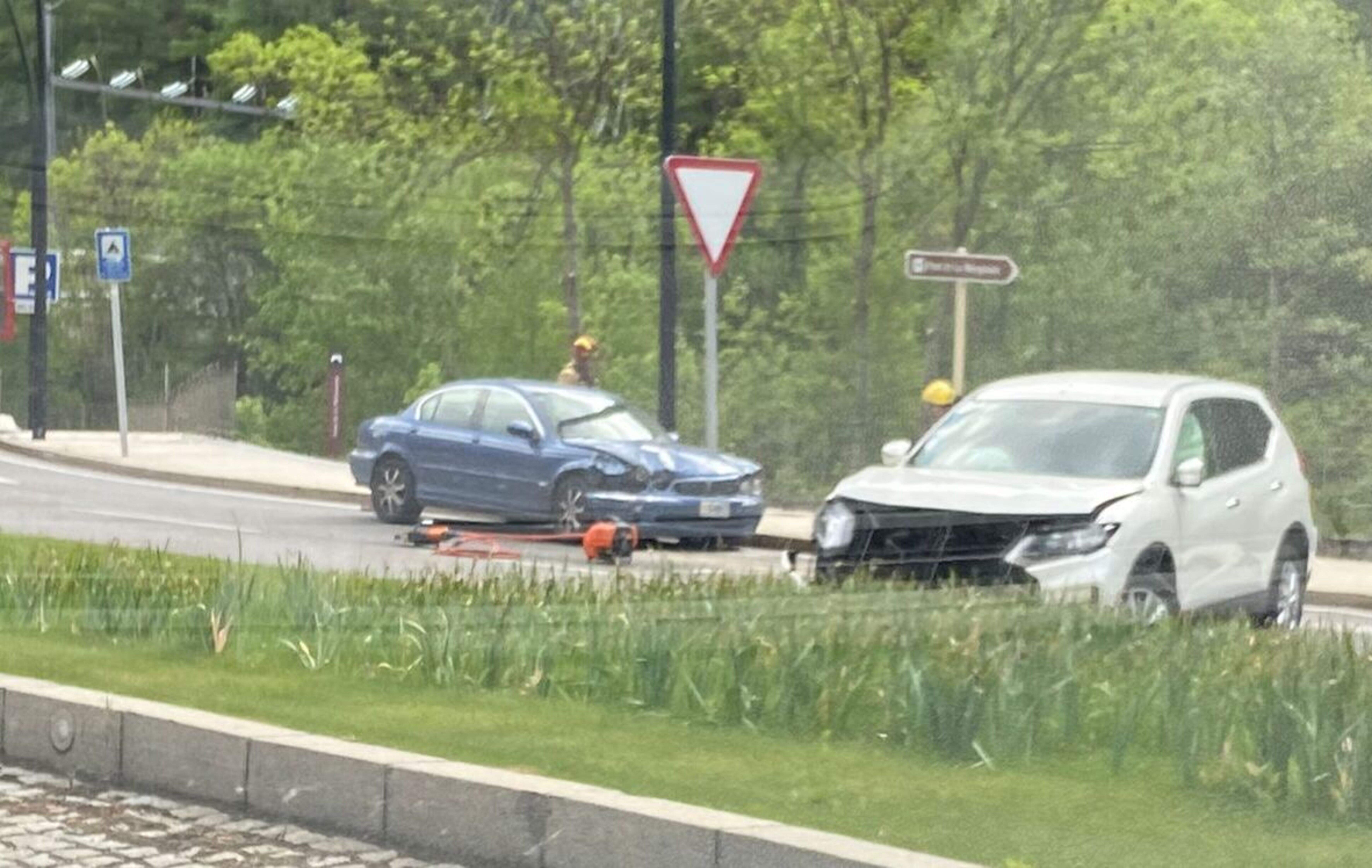 Cotxes implicats en un accident.