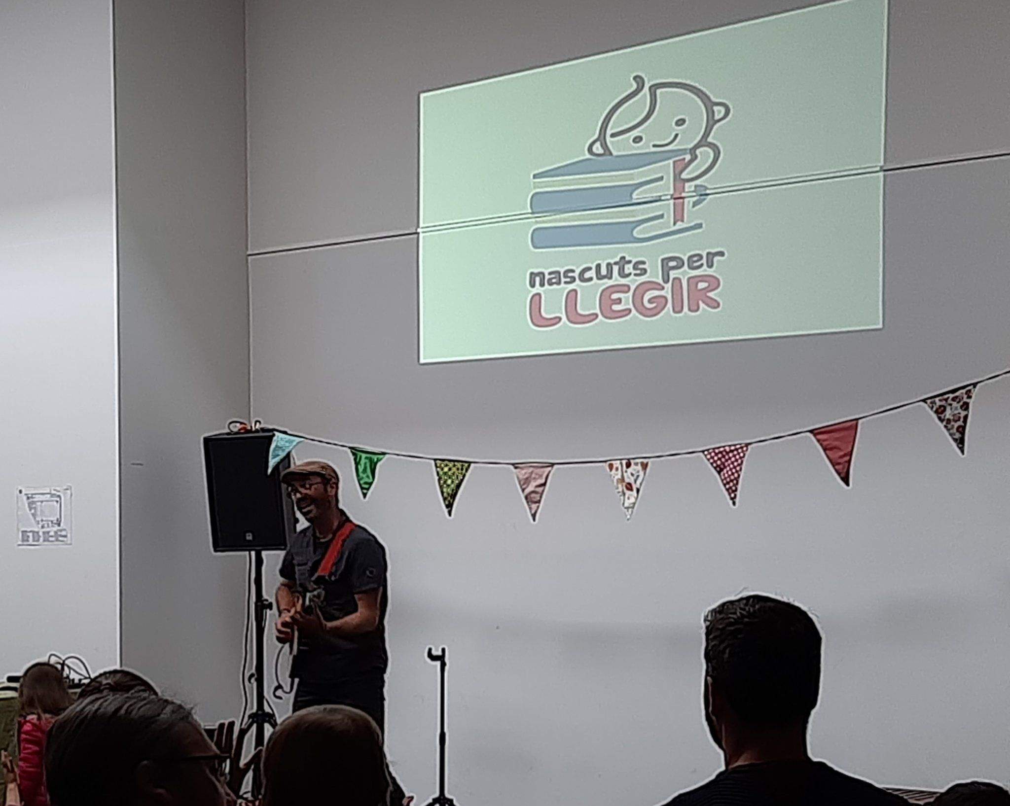 Un moment de l'actuació de Cuberes.