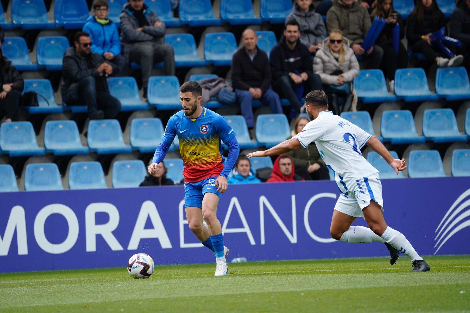 Jacobo, en una acció per banda.