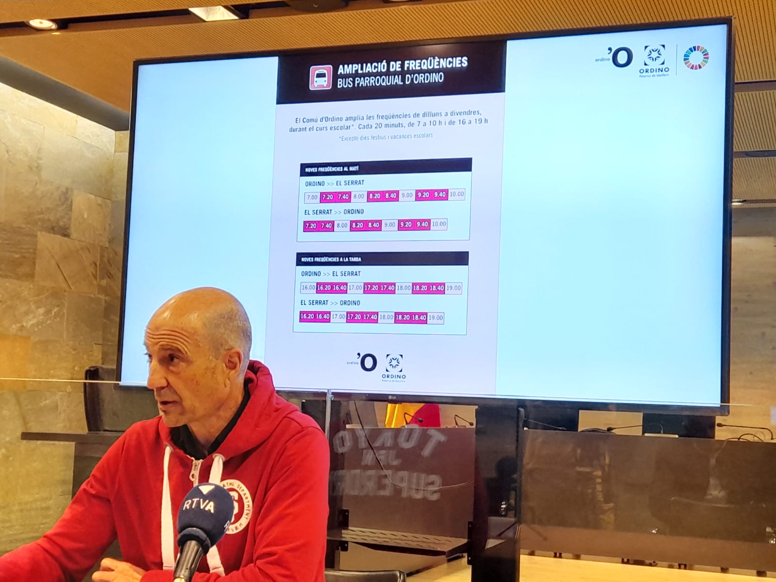 Xavier Herver durant la presentació dels resultats del Pla Estratègic del Transport Parroquial