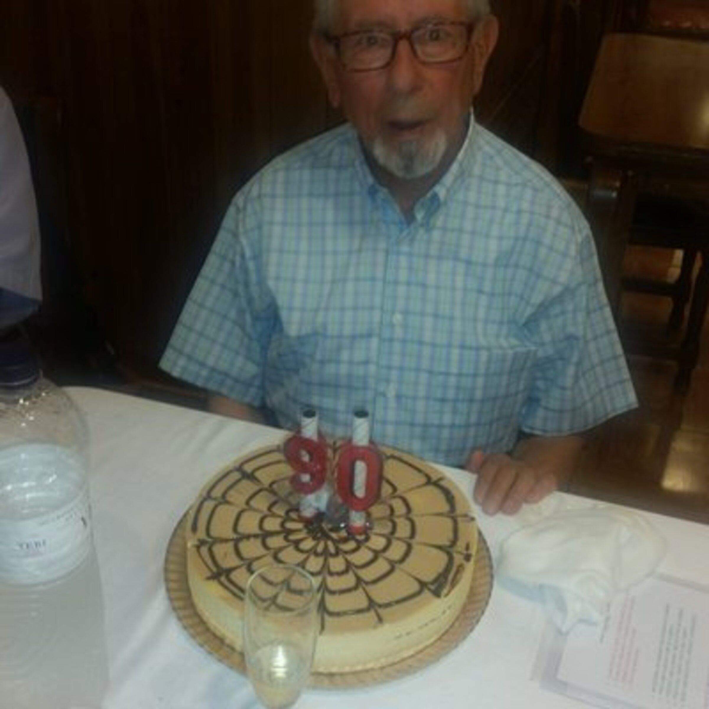 Enric Prat en celebrar els 90 anys.