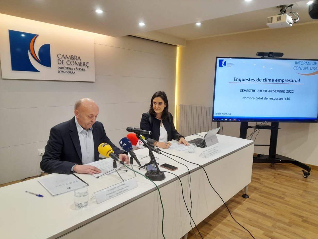 Josep Maria Mas i Sol Rossell durant la roda de premsa d'aquest dijous.