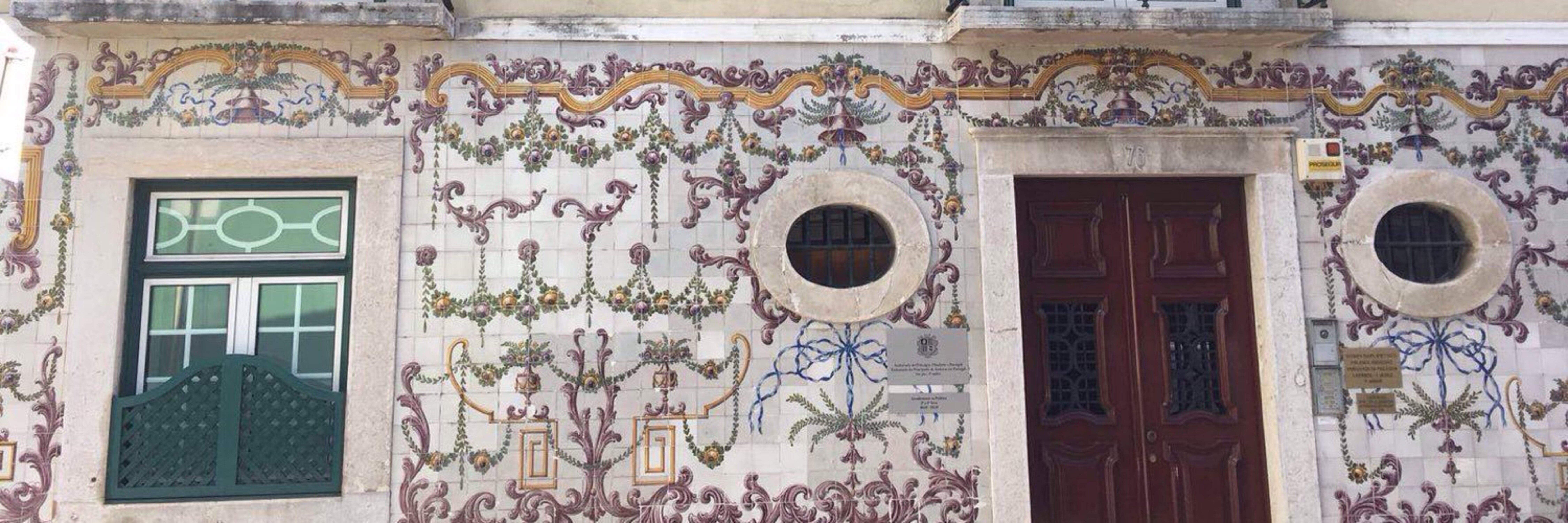 Façana de l'edifici que acull l'ambaixada d'Andorra a Portugal.