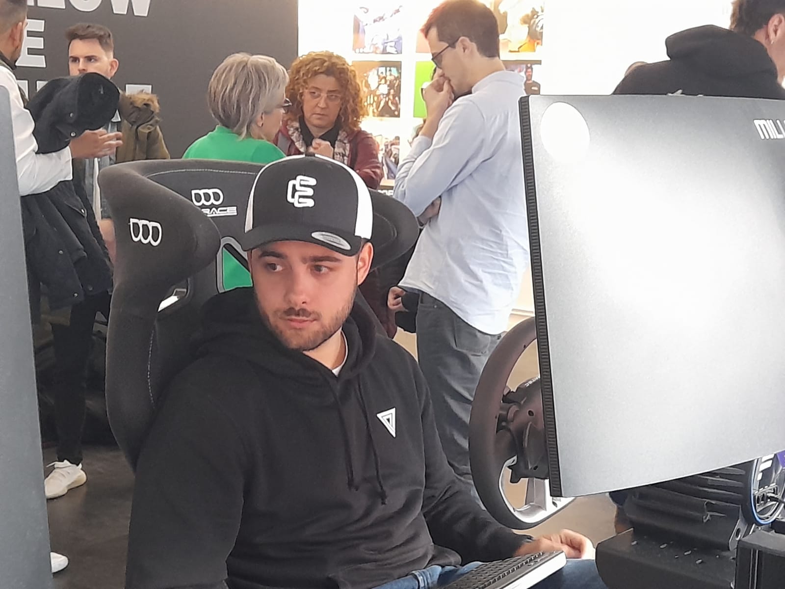 TheXocolateHD provant un dels simuladors