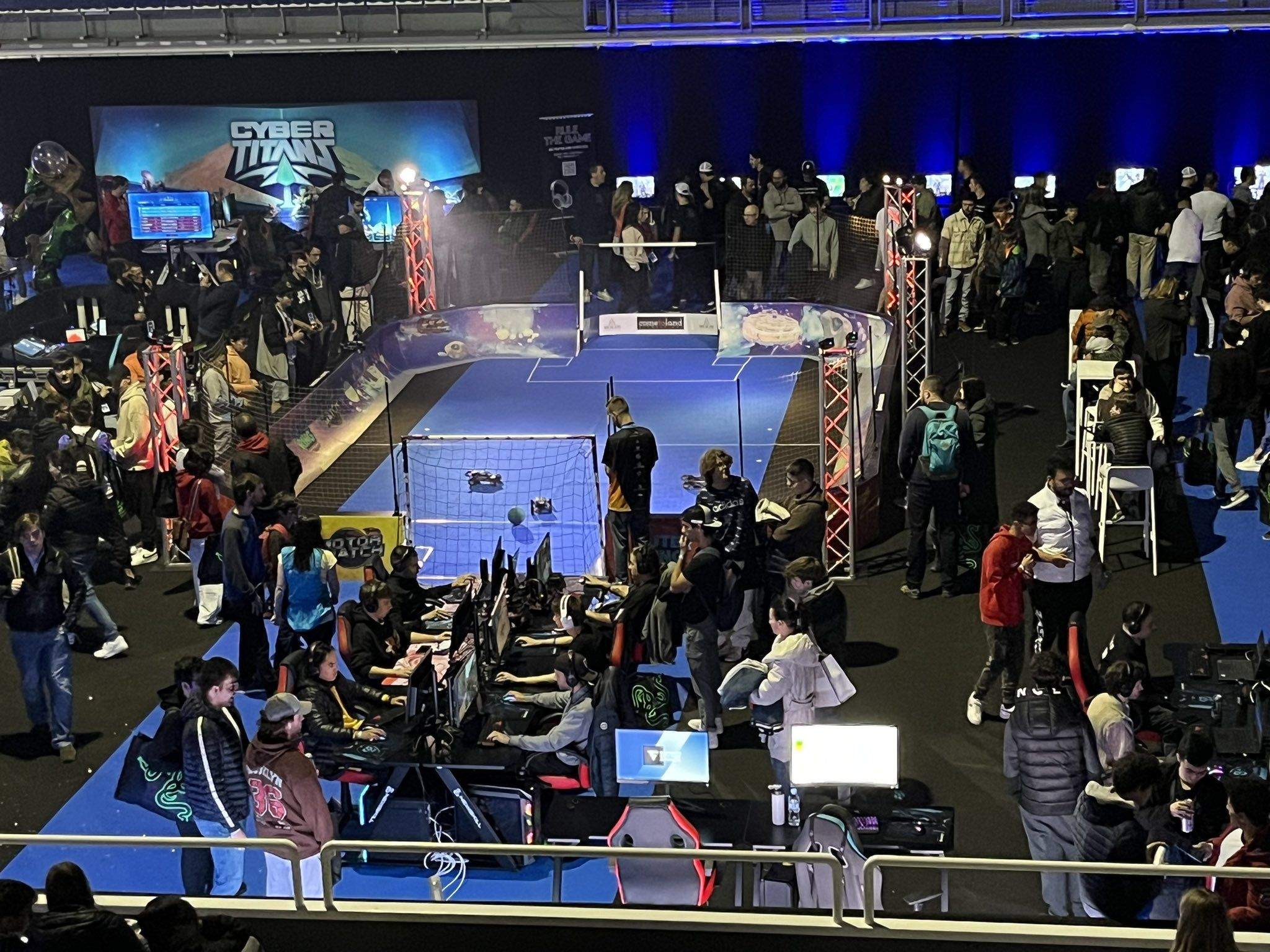 La primera edició de l'eSports City Fest es va celebrar al Poliesportiu d'Andorra la Vella.