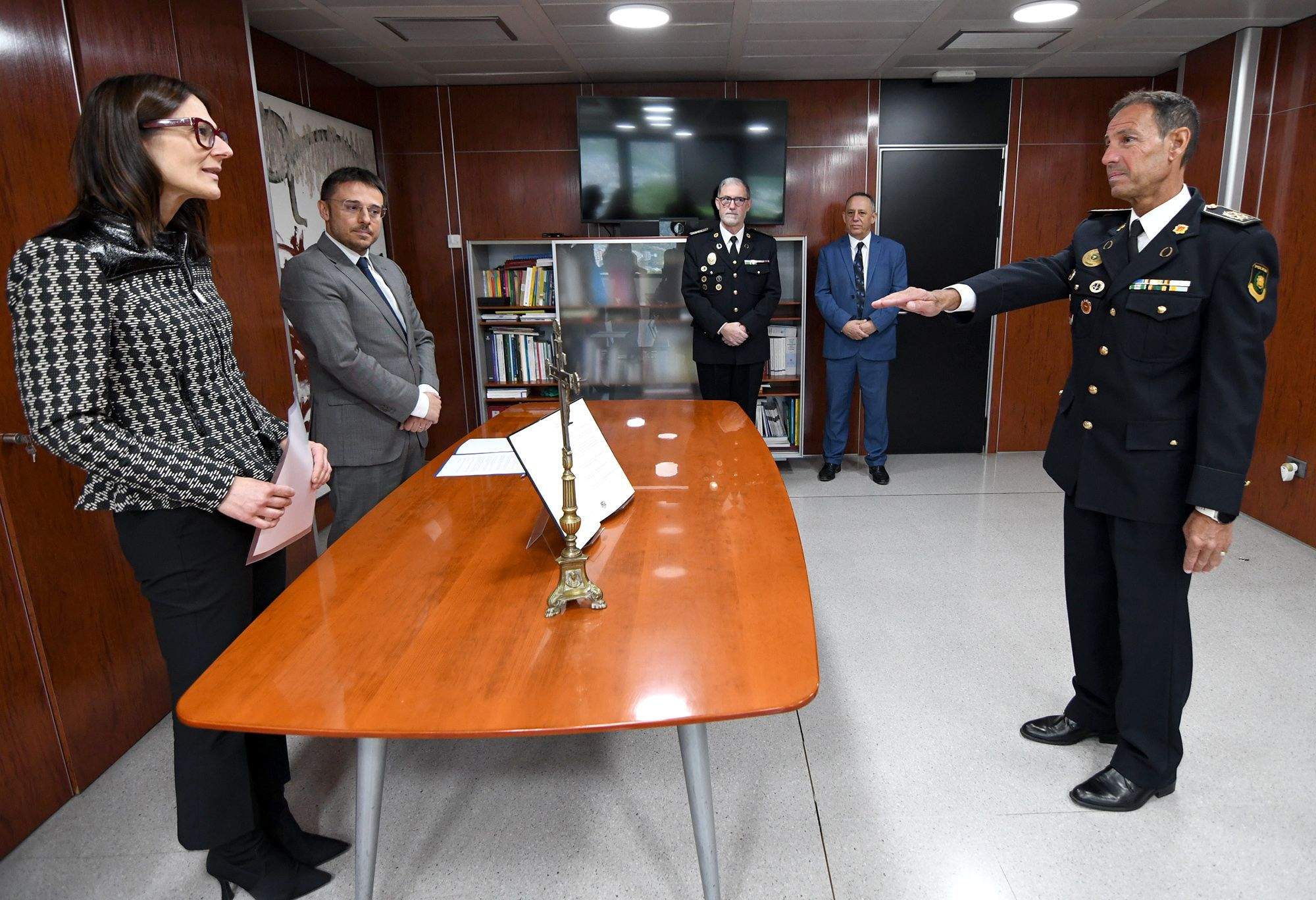 Bruno Lasne jurant el càrrec.