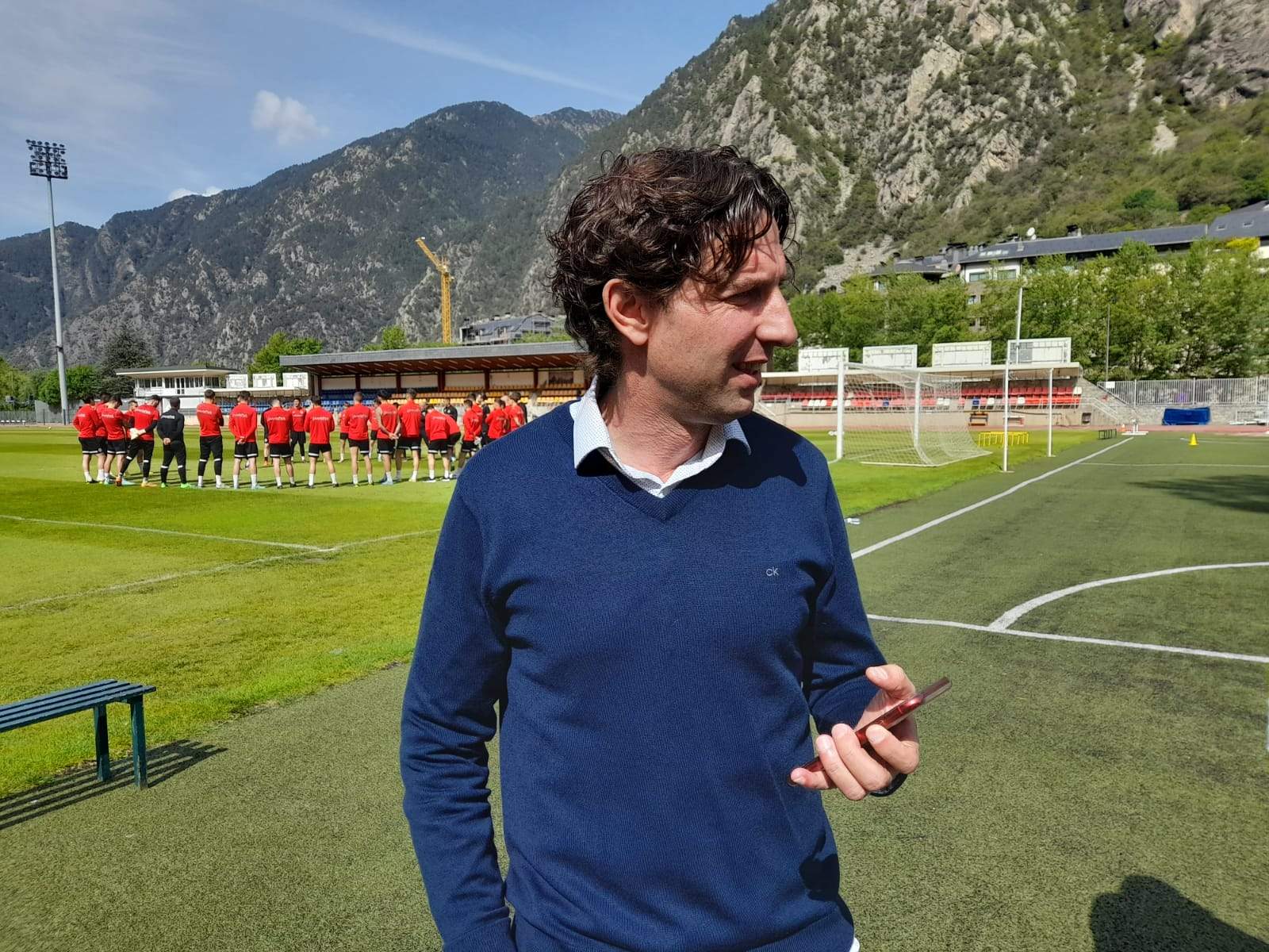 Jaume Nogués durant l'atenció als mitjans