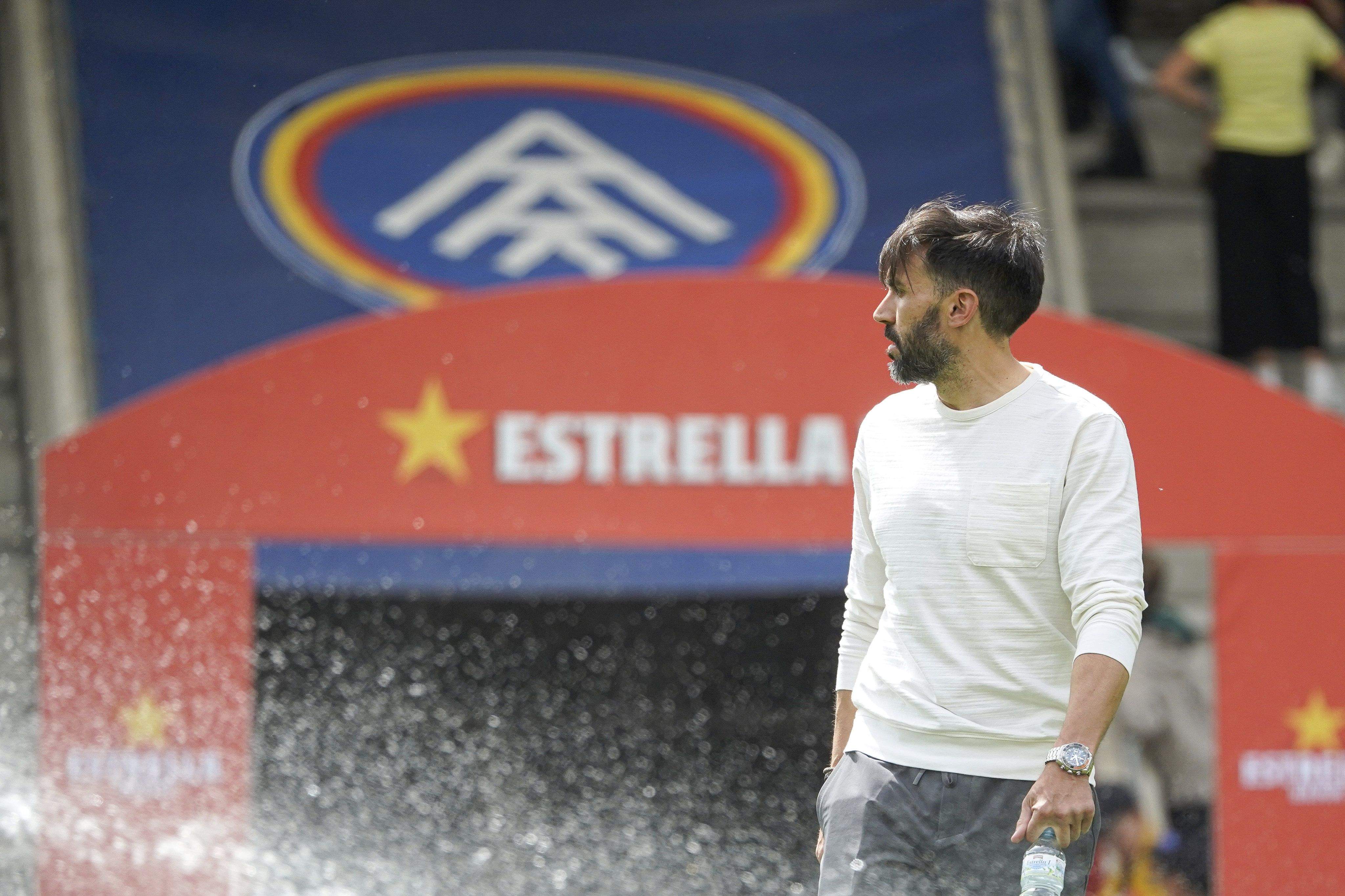 Eder Sarabia, a la gespa del Nacional.