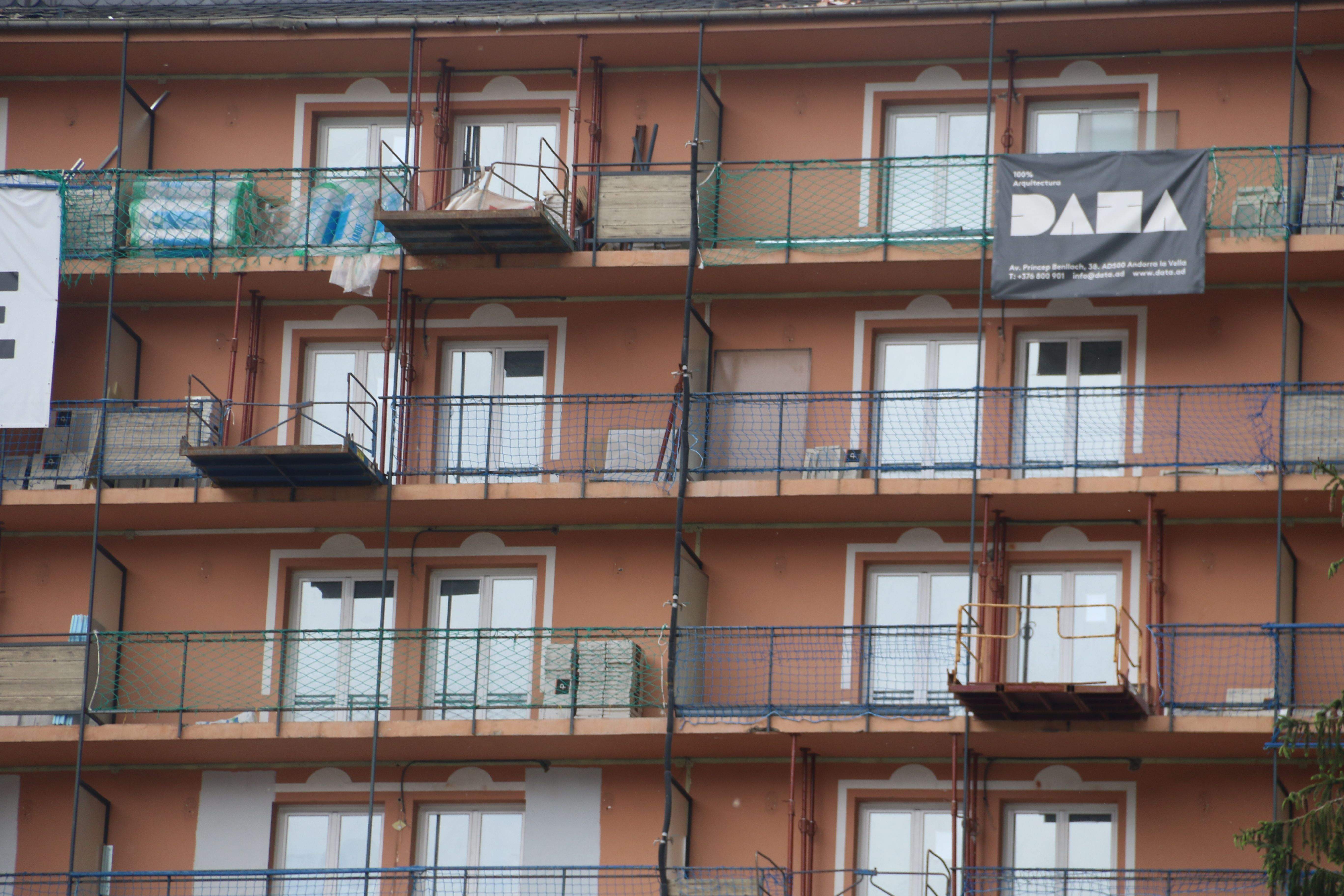 L'antic hotel Àrtic serà un dels edificis que comprarà Govern.