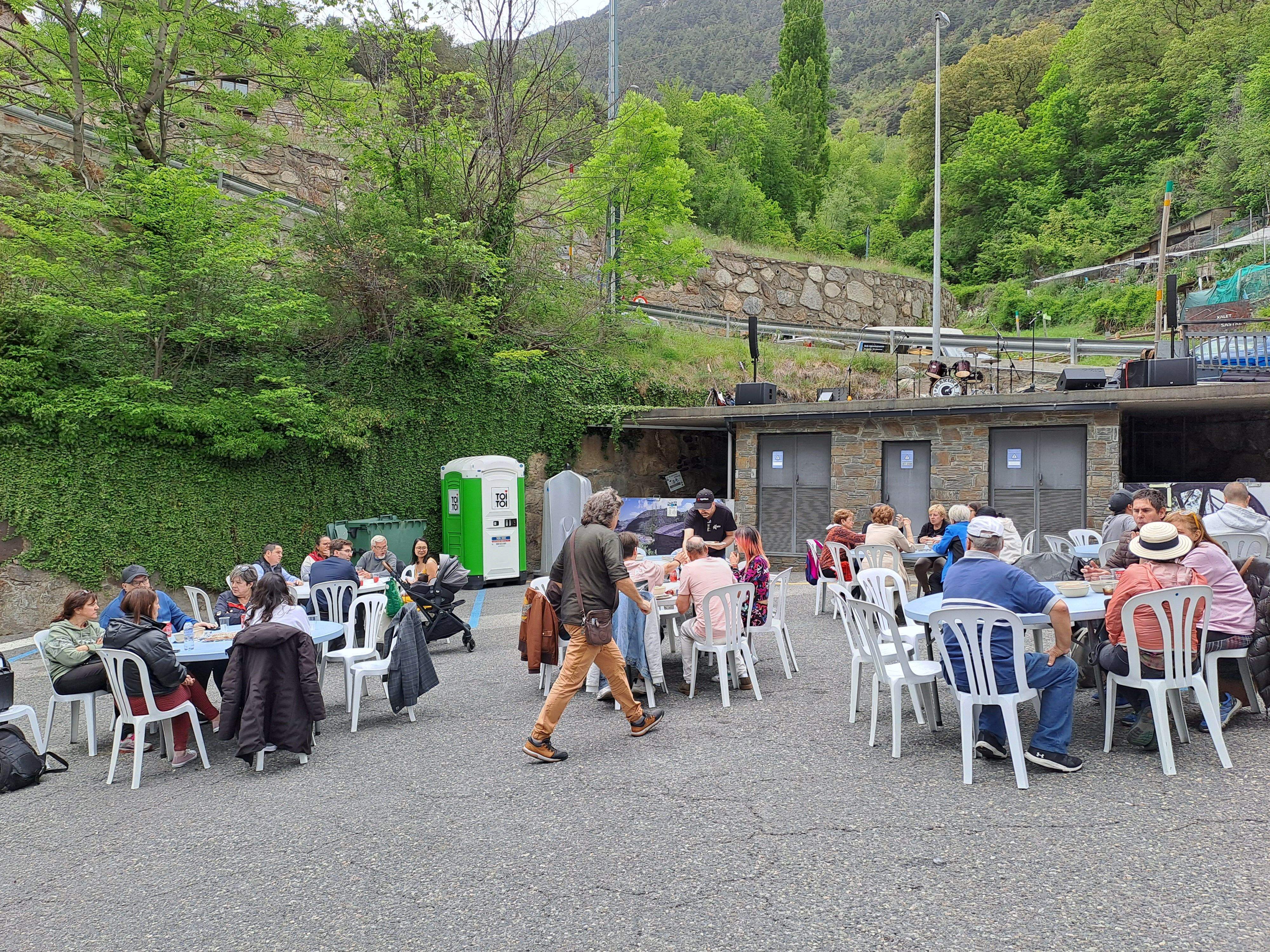 Tot preparat per al dinar popular. 
