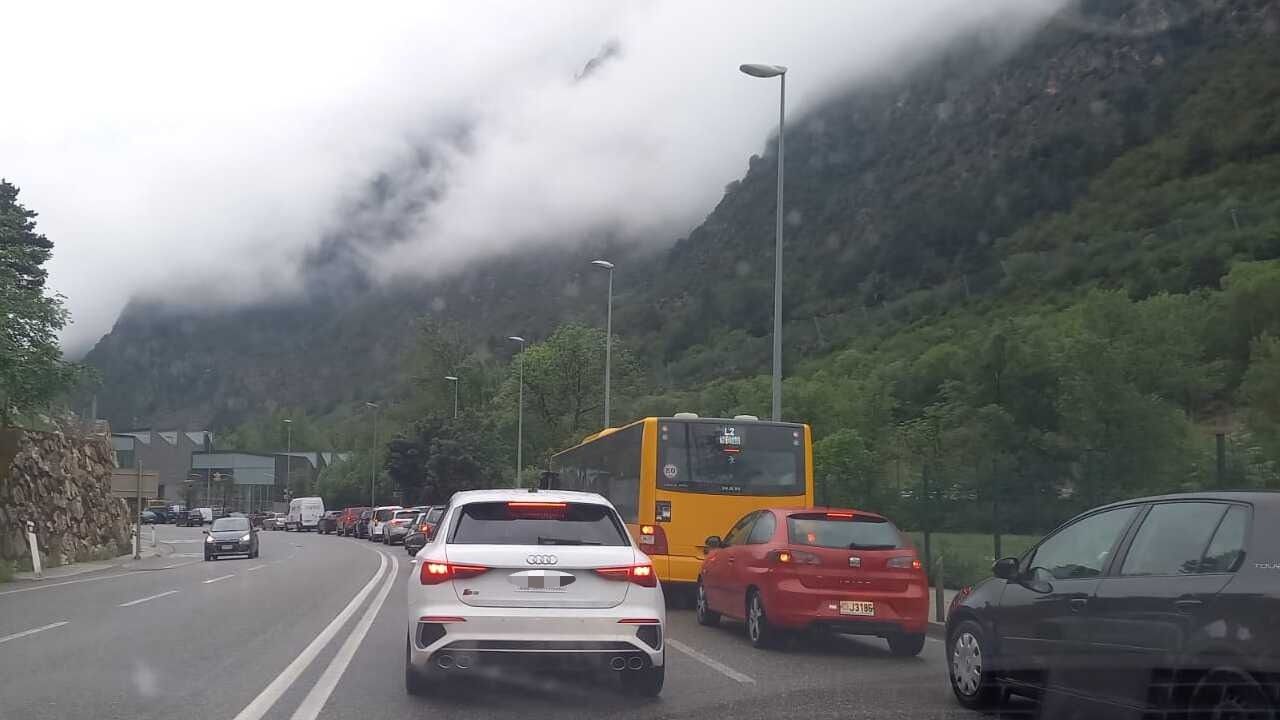 Cua de baixada des d'Encamp.