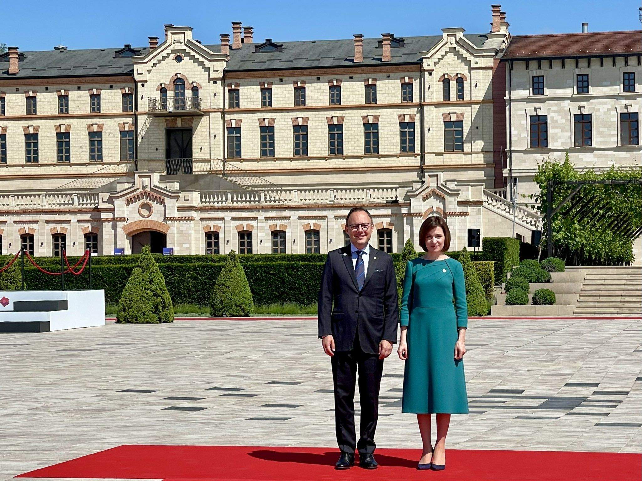 Xavier Espot amb Maia Sandu a la capital moldava.