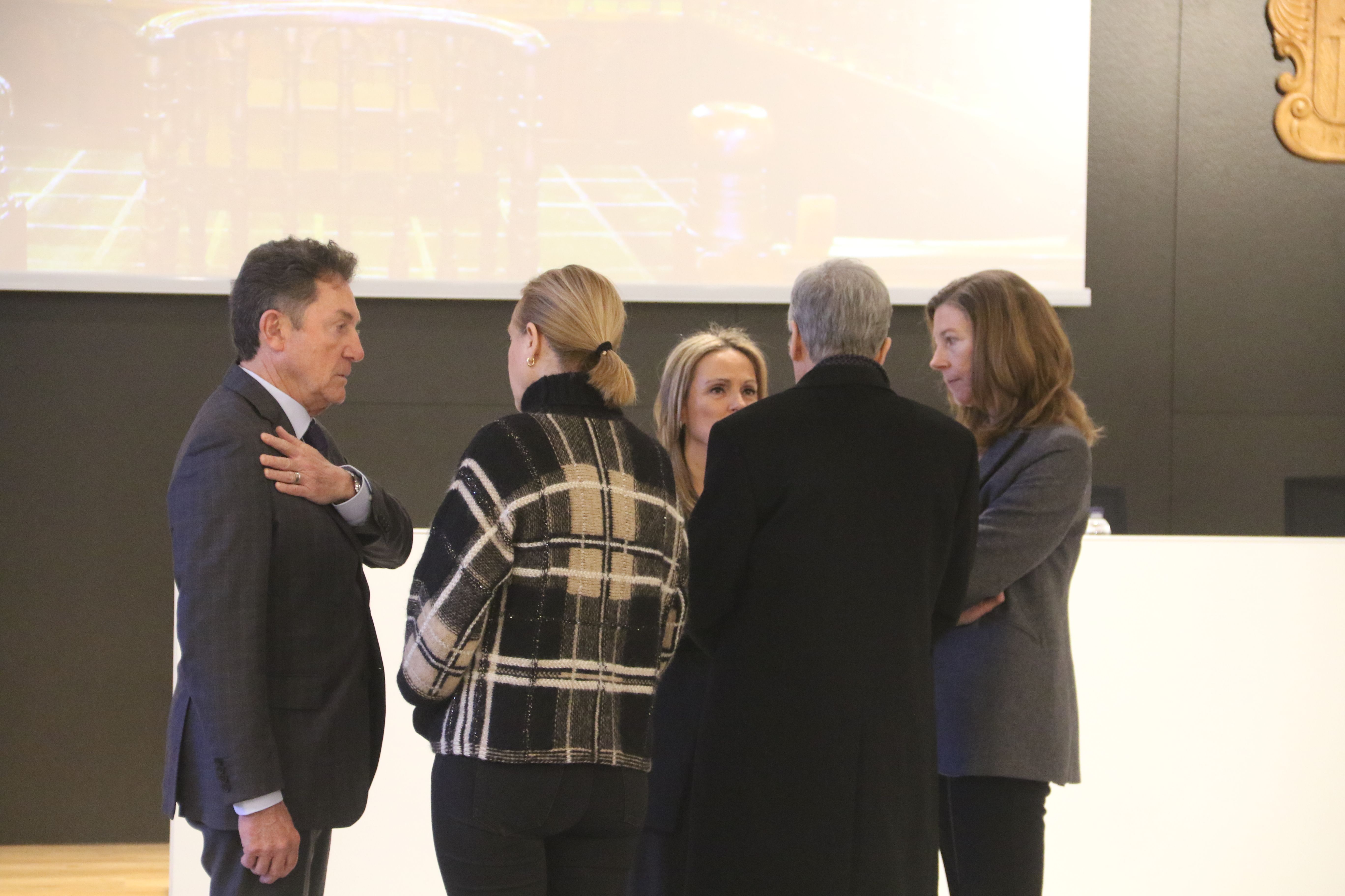 Joan Cabeza (esquerra) i Olga Adellach (dreta) en el preàmbul de l'acte d'obertura de l'Any Judicial, el febrer.