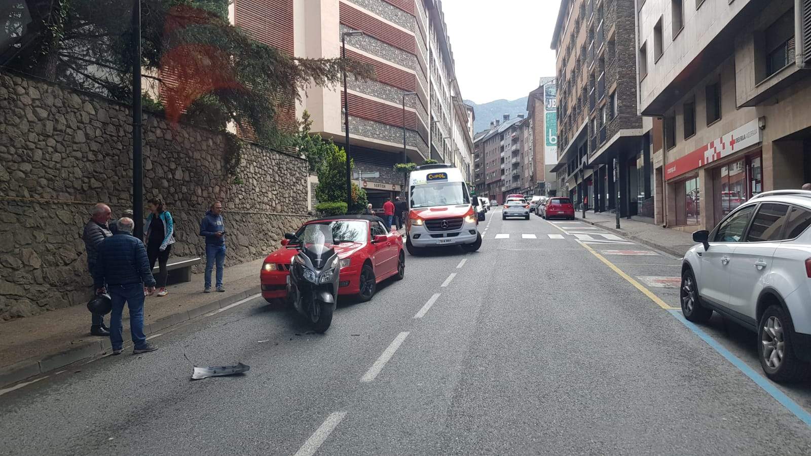 Els dos vehicles implicats en la topada.