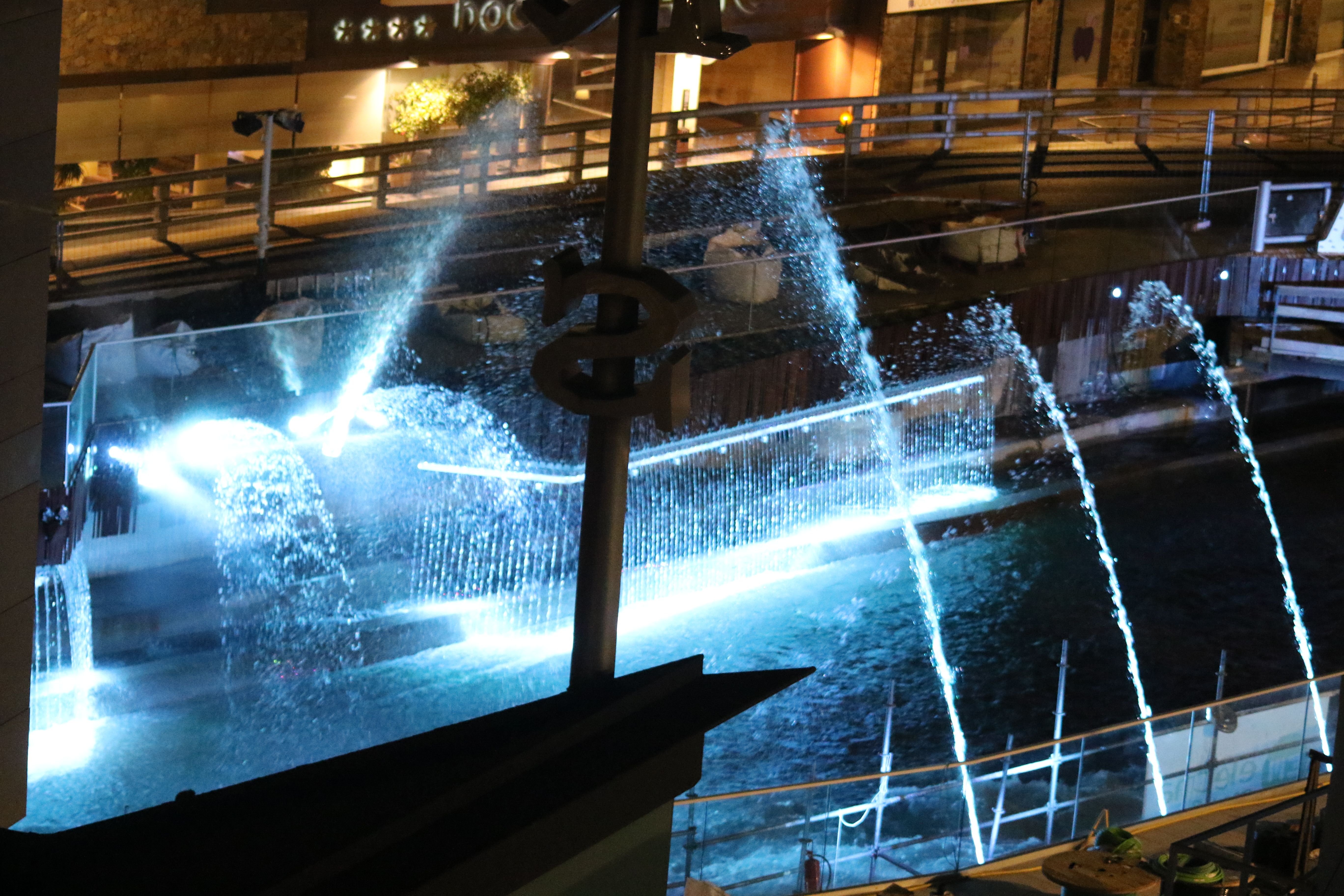 Tonalitats blaves en l'aigua. Tonalitats blaves en l'aigua.