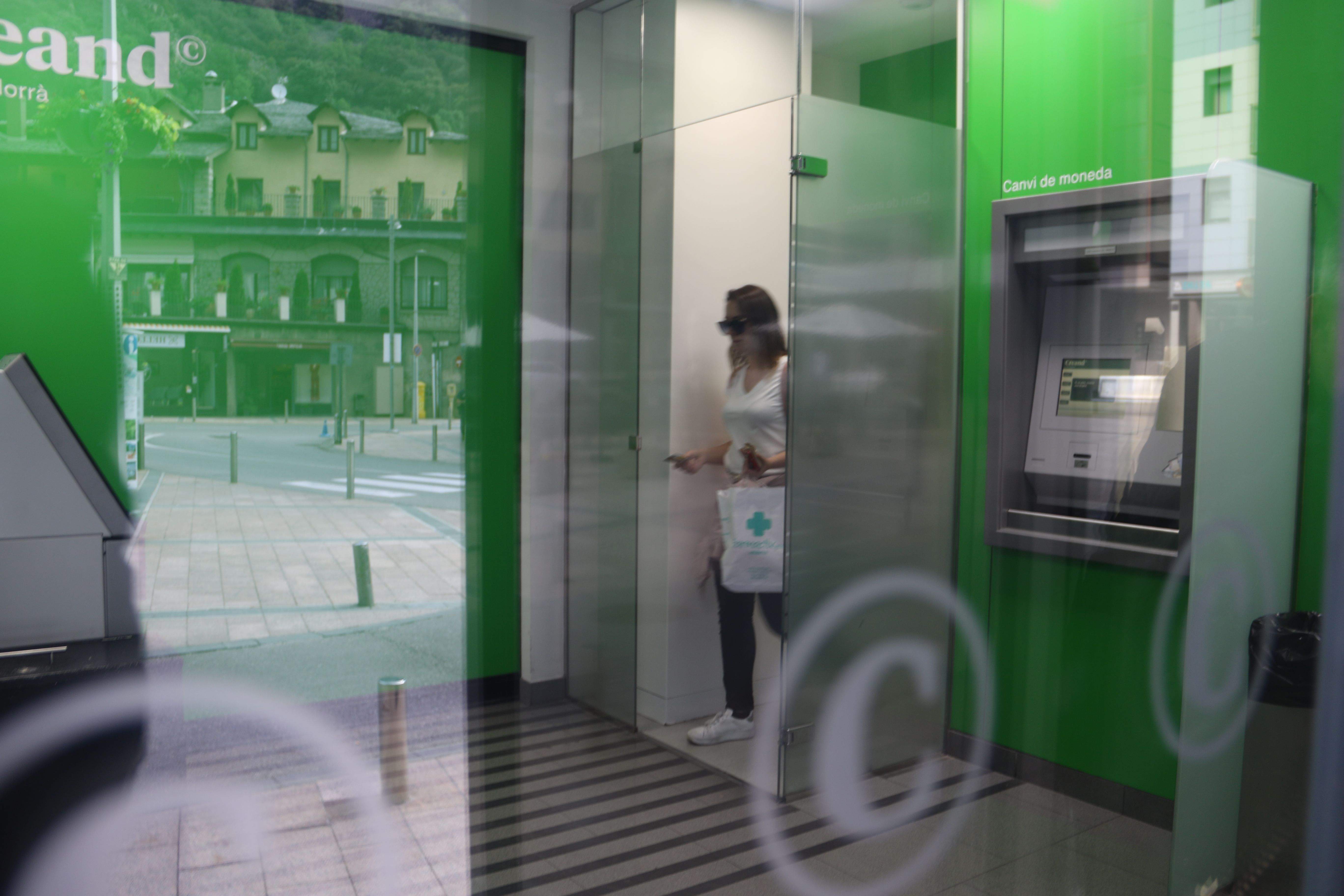 Els caixers presenten problemes.