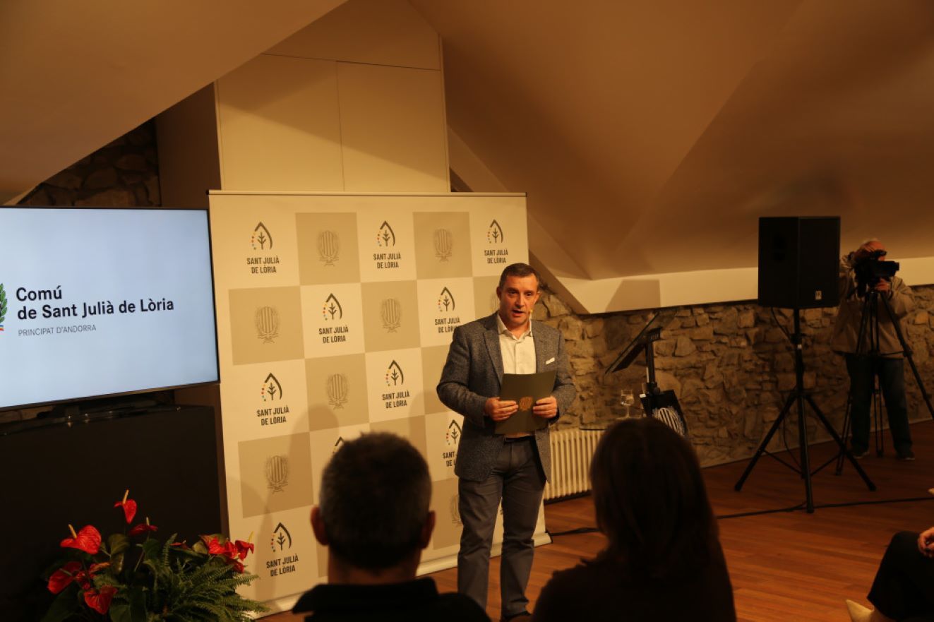 Josep Majoral en una anterior reunió de poble.