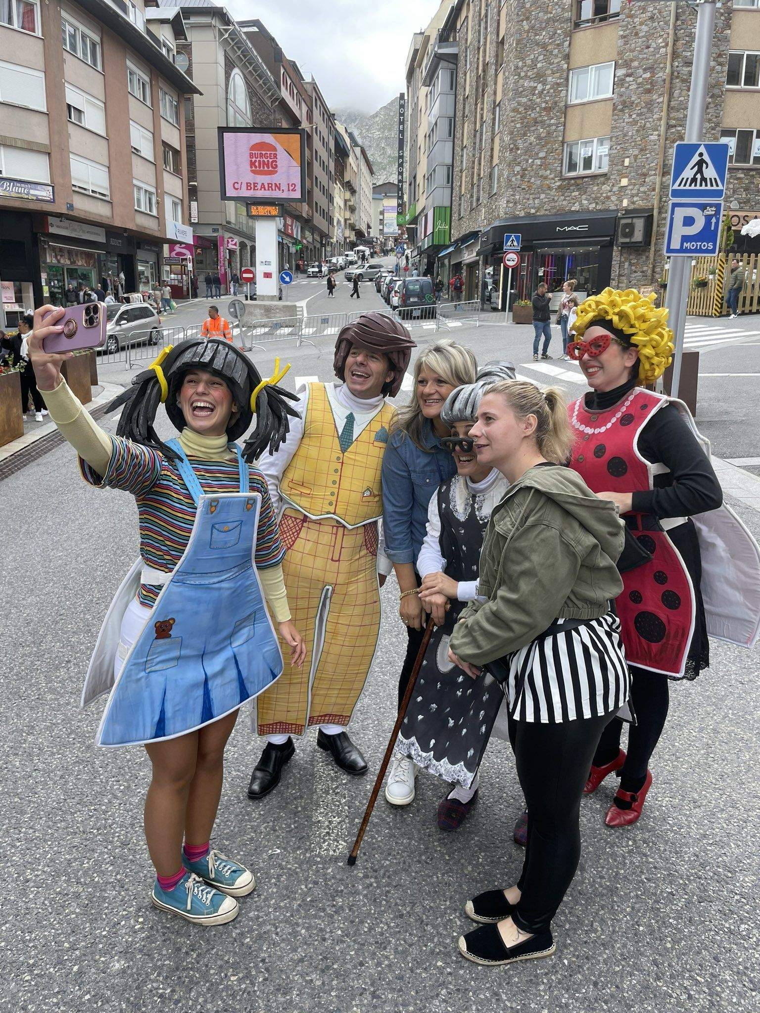 La Braderie ha anat acompanyat de diversos espectacles.