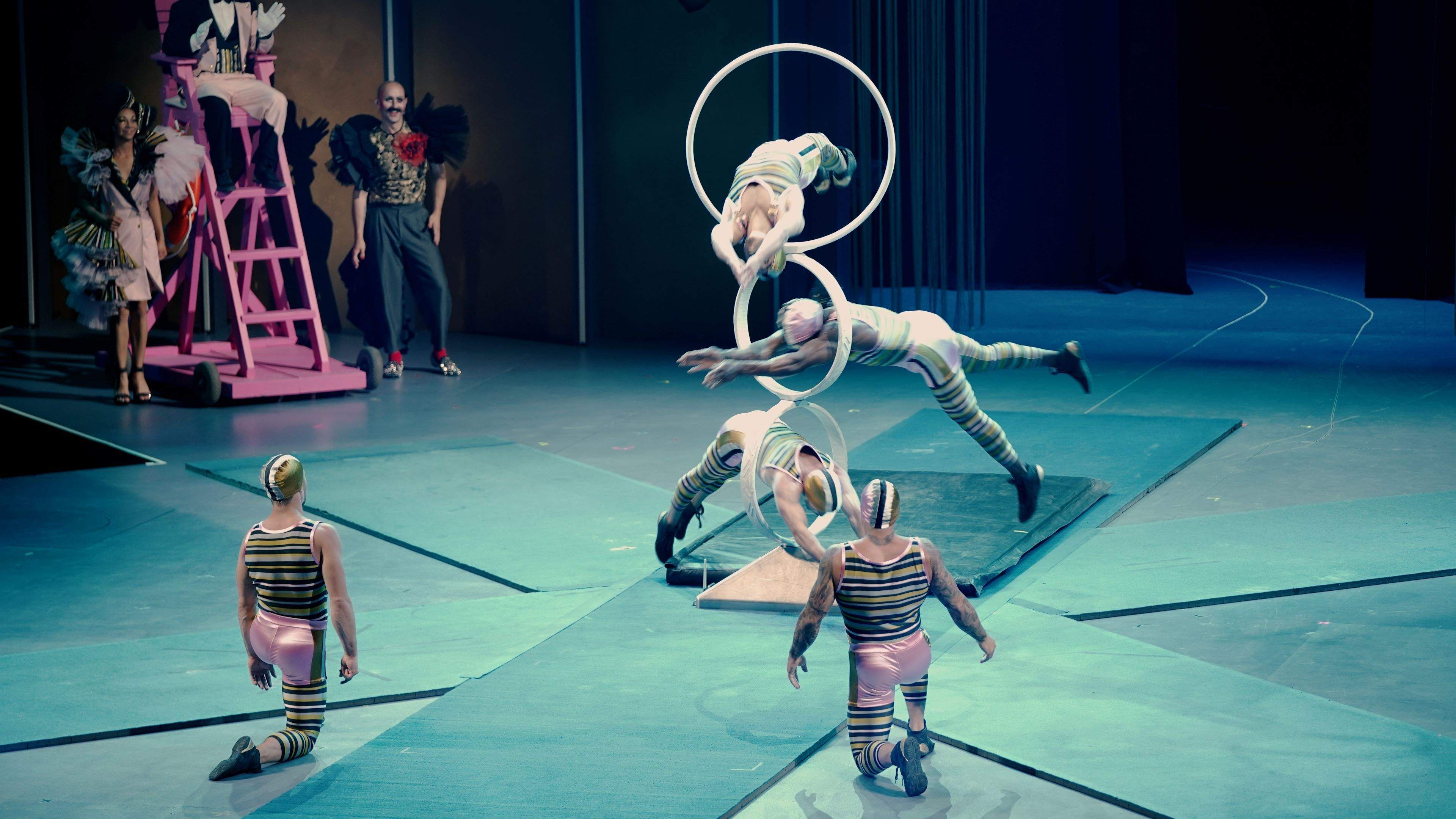 Les acrobàcies també han format part de la representació Les acrobàcies també han format part de la representació