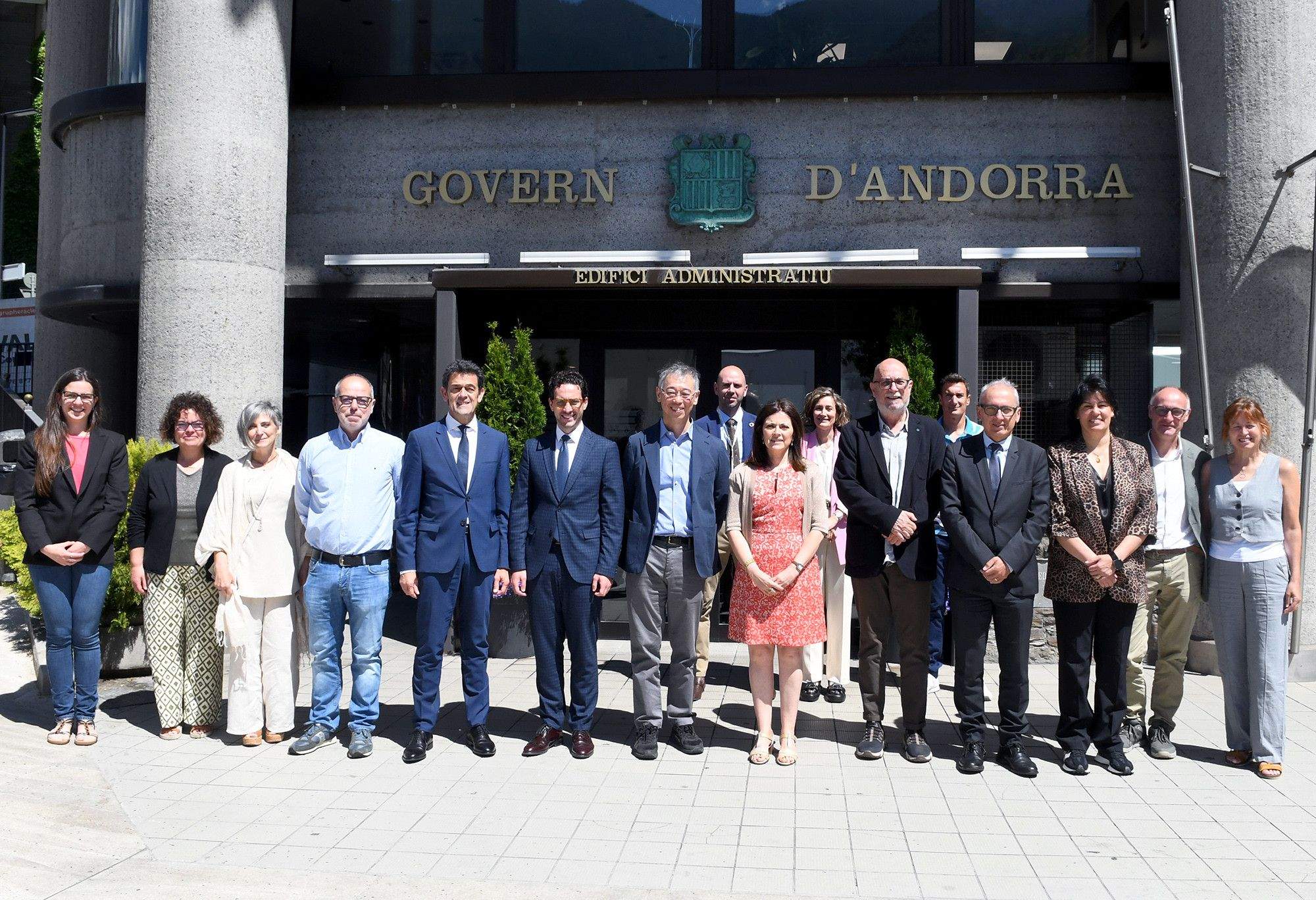 Foto de grup de la part andorrana amb els dos experts de la FAO.