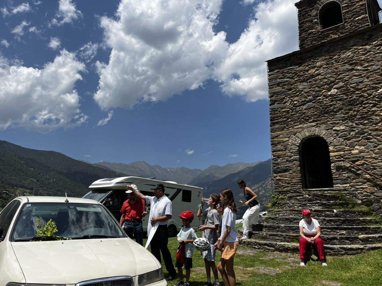 Benedicció de vehicles a Anyós.