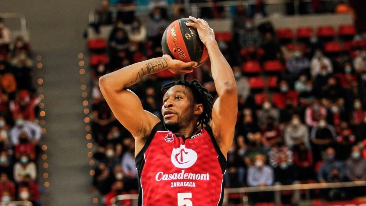 Okoye durant un partit amb el Casademont.