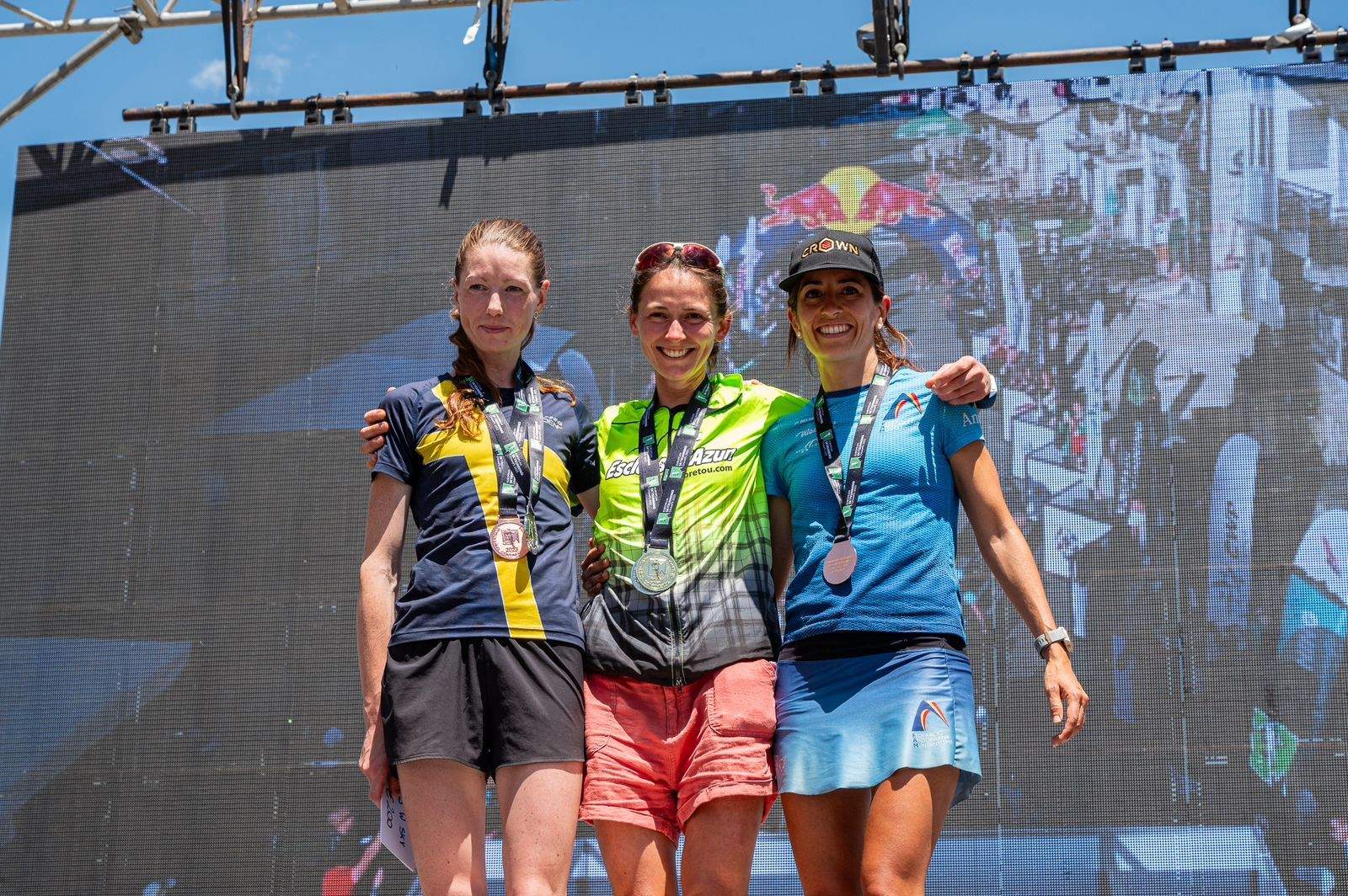 Ariadna Fenés amb la medalla de bronze de la combinada