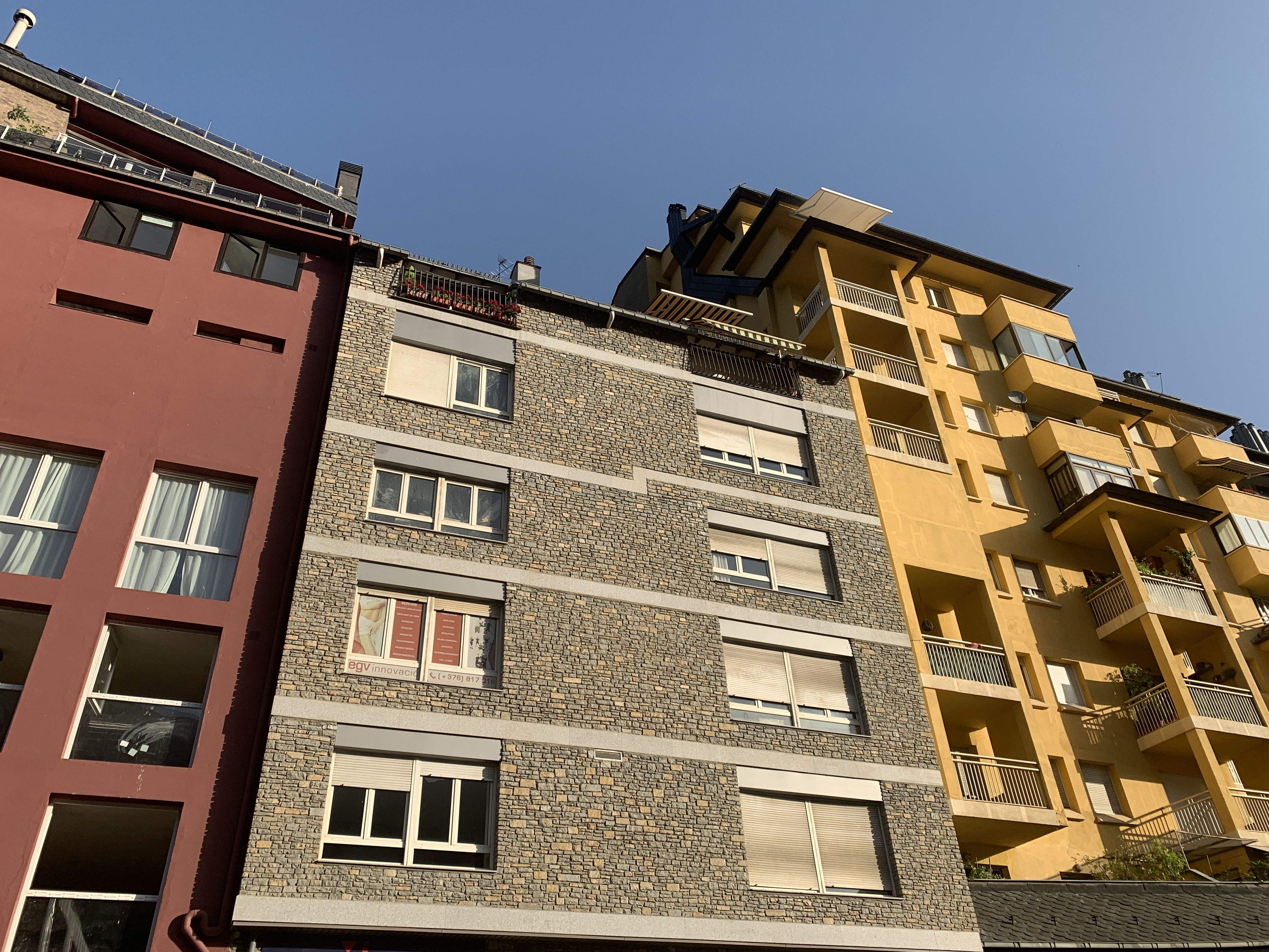 L'edifici afectat pel cantó de Prada Motxilla.