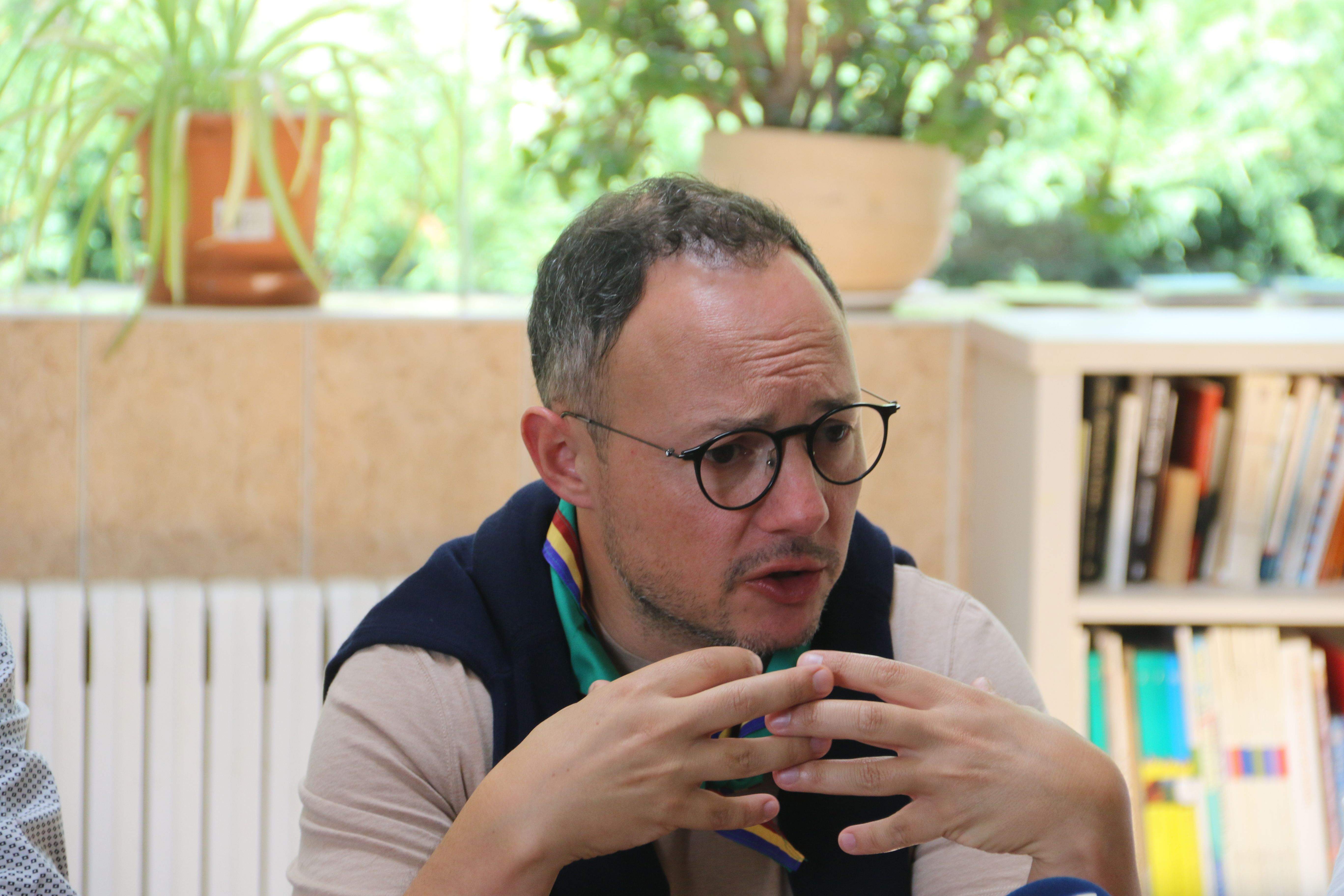 Xavier Espot durant les explicacions ofertes a AINA. Xavier Espot durant les explicacions ofertes a AINA.